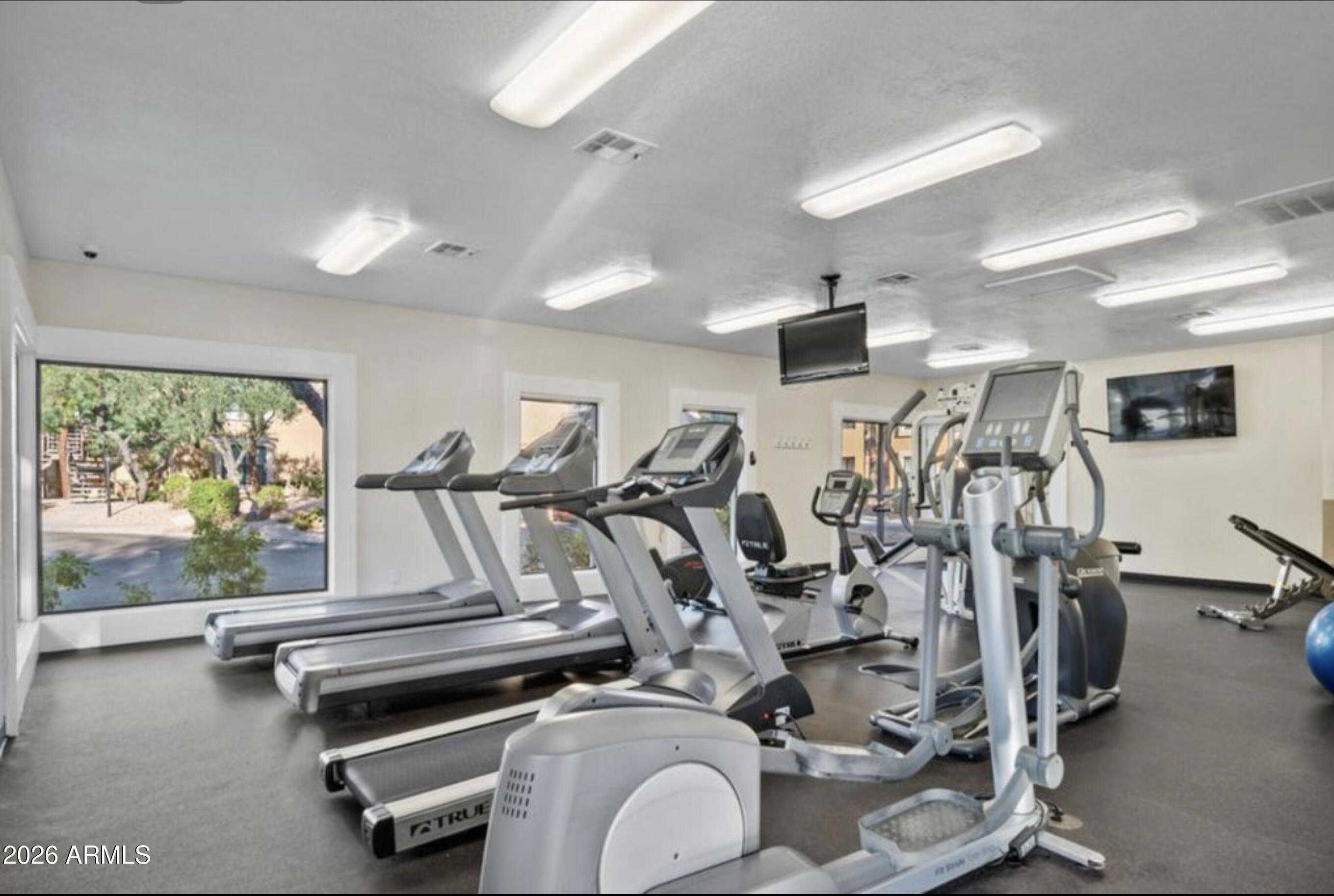 8787 E MOUNTAIN VIEW Road, 2101