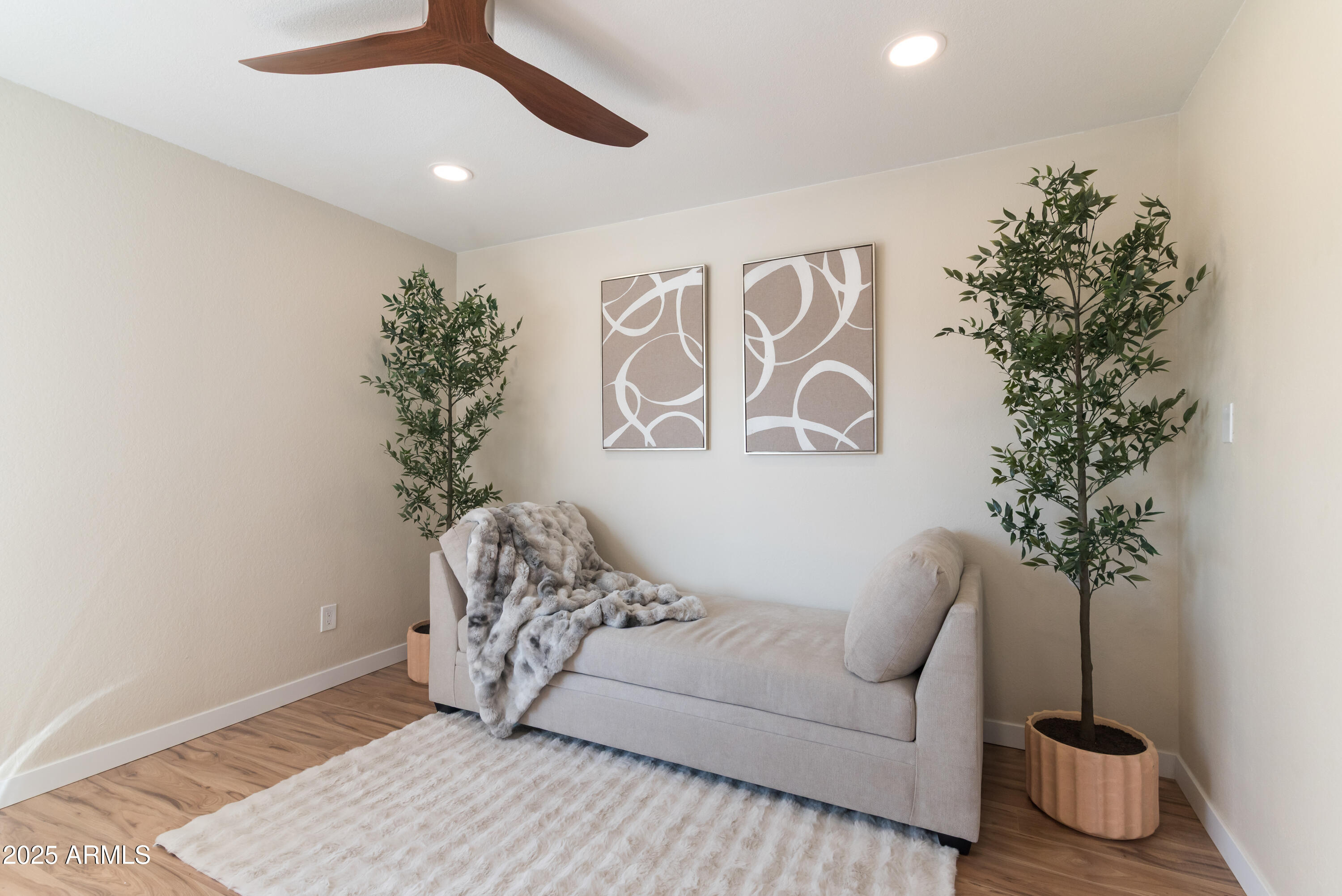 8787 E MOUNTAIN VIEW Road, 2101