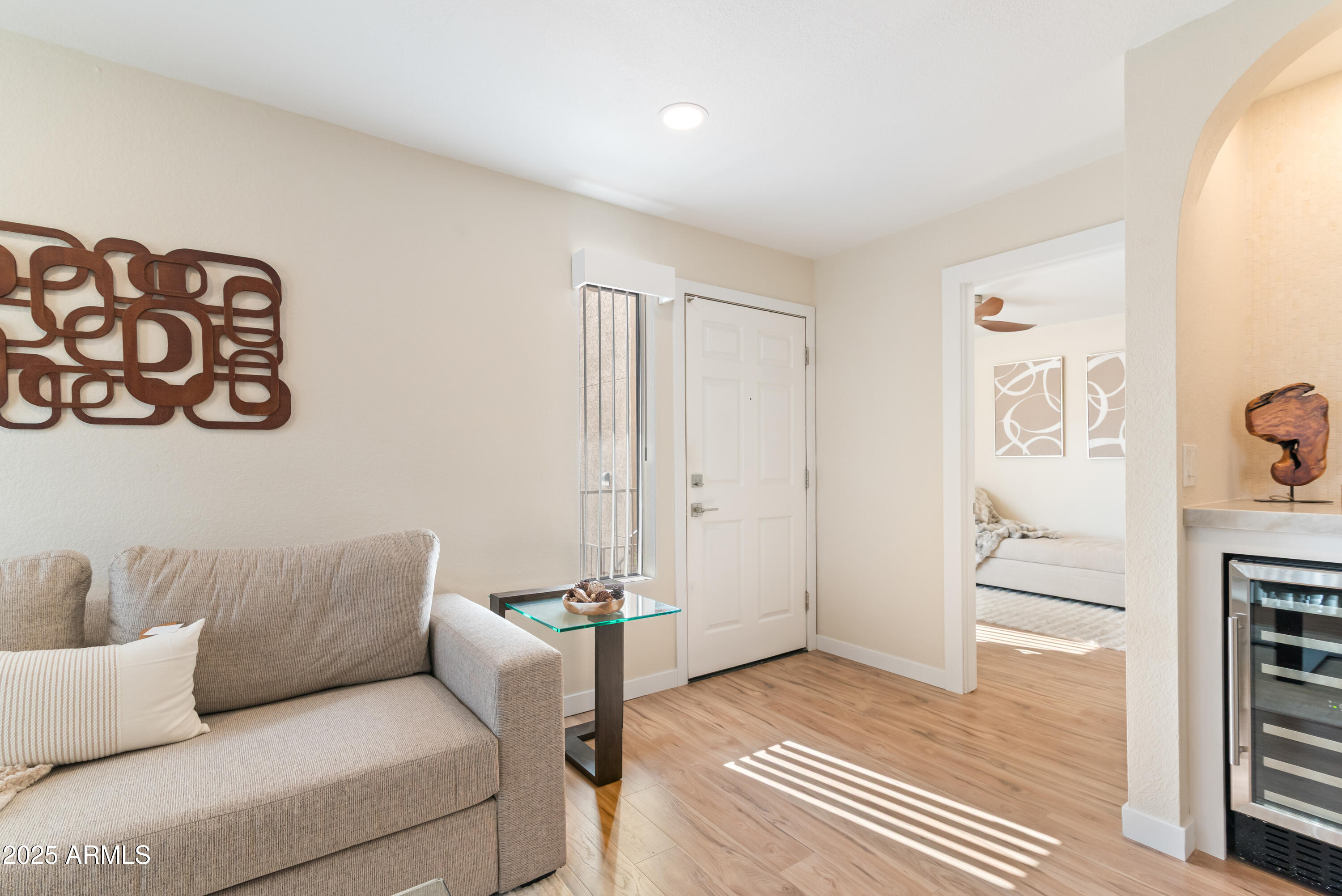 8787 E MOUNTAIN VIEW Road, 2101