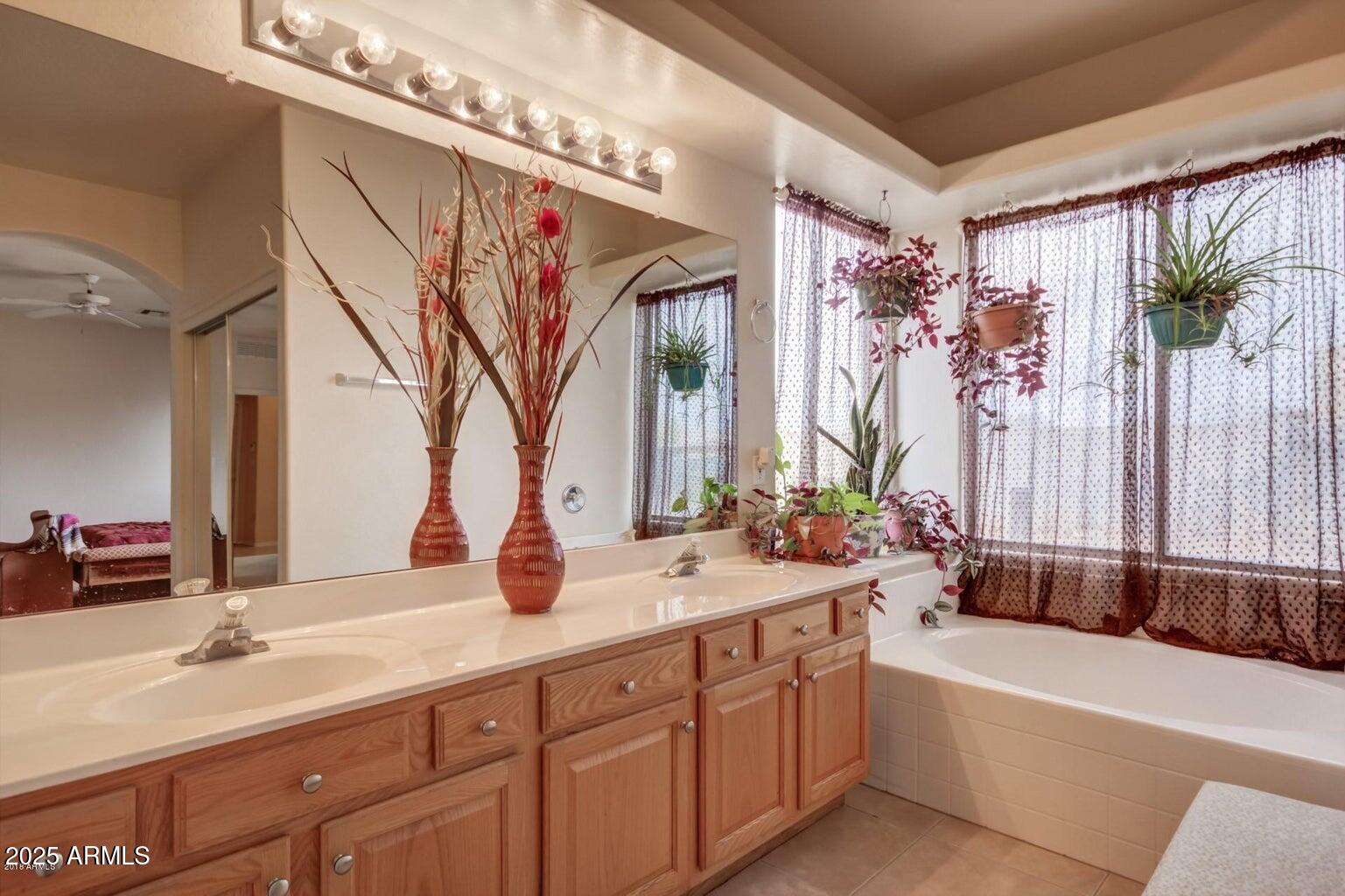24622 W DESERT VISTA Trail