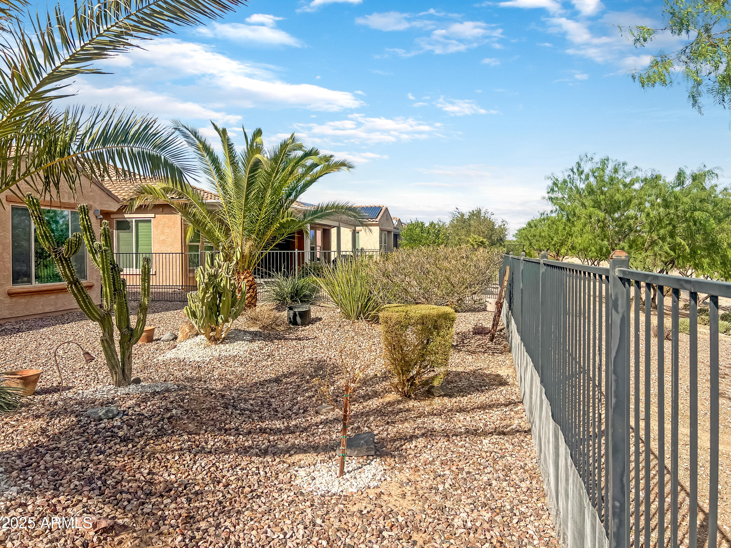 3937 N SMITHSONIAN Drive