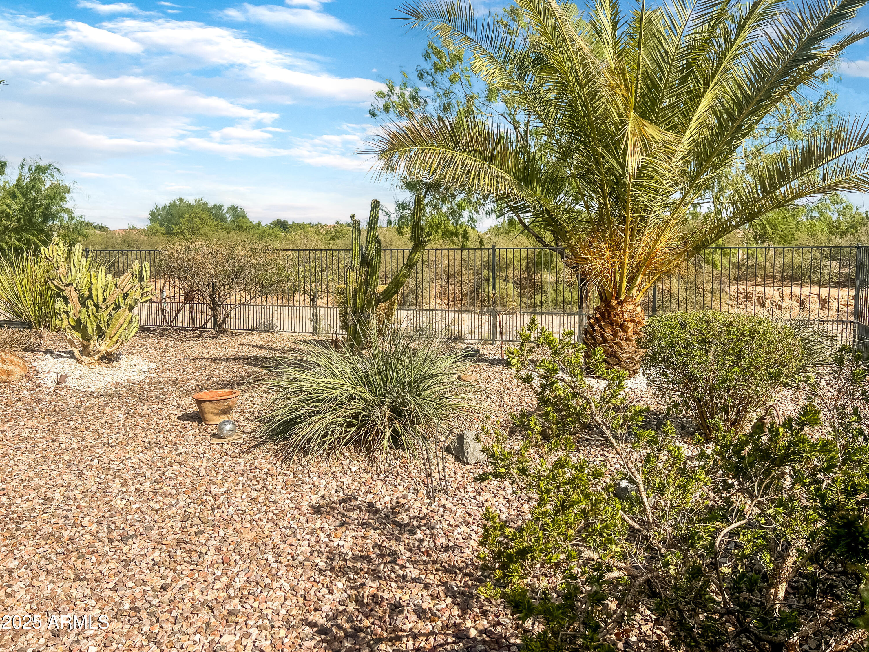 3937 N SMITHSONIAN Drive
