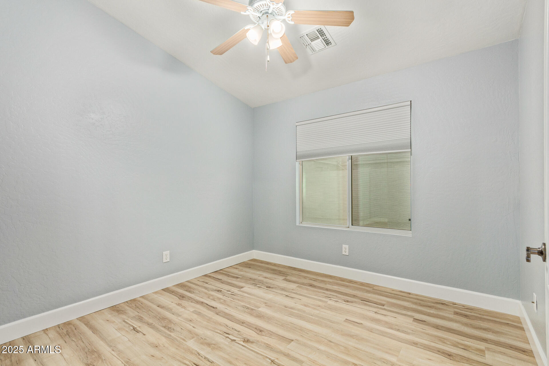 2020 W CARTER Road