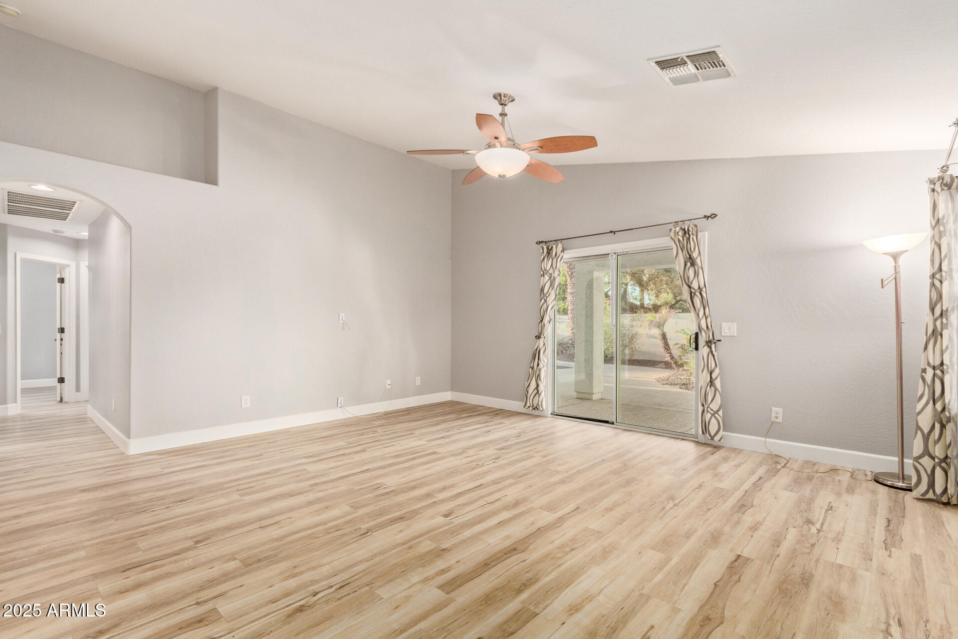 2020 W CARTER Road