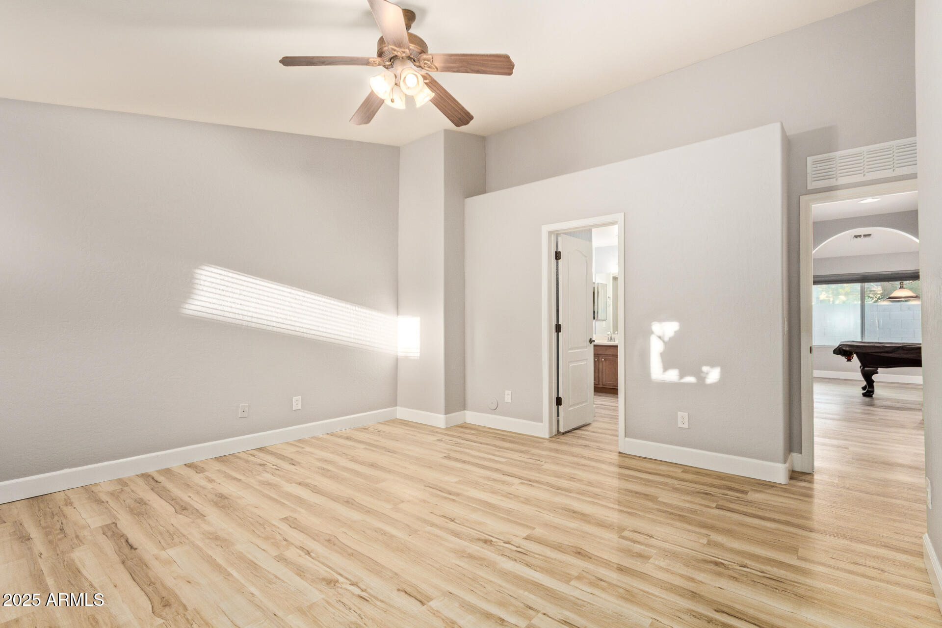 2020 W CARTER Road