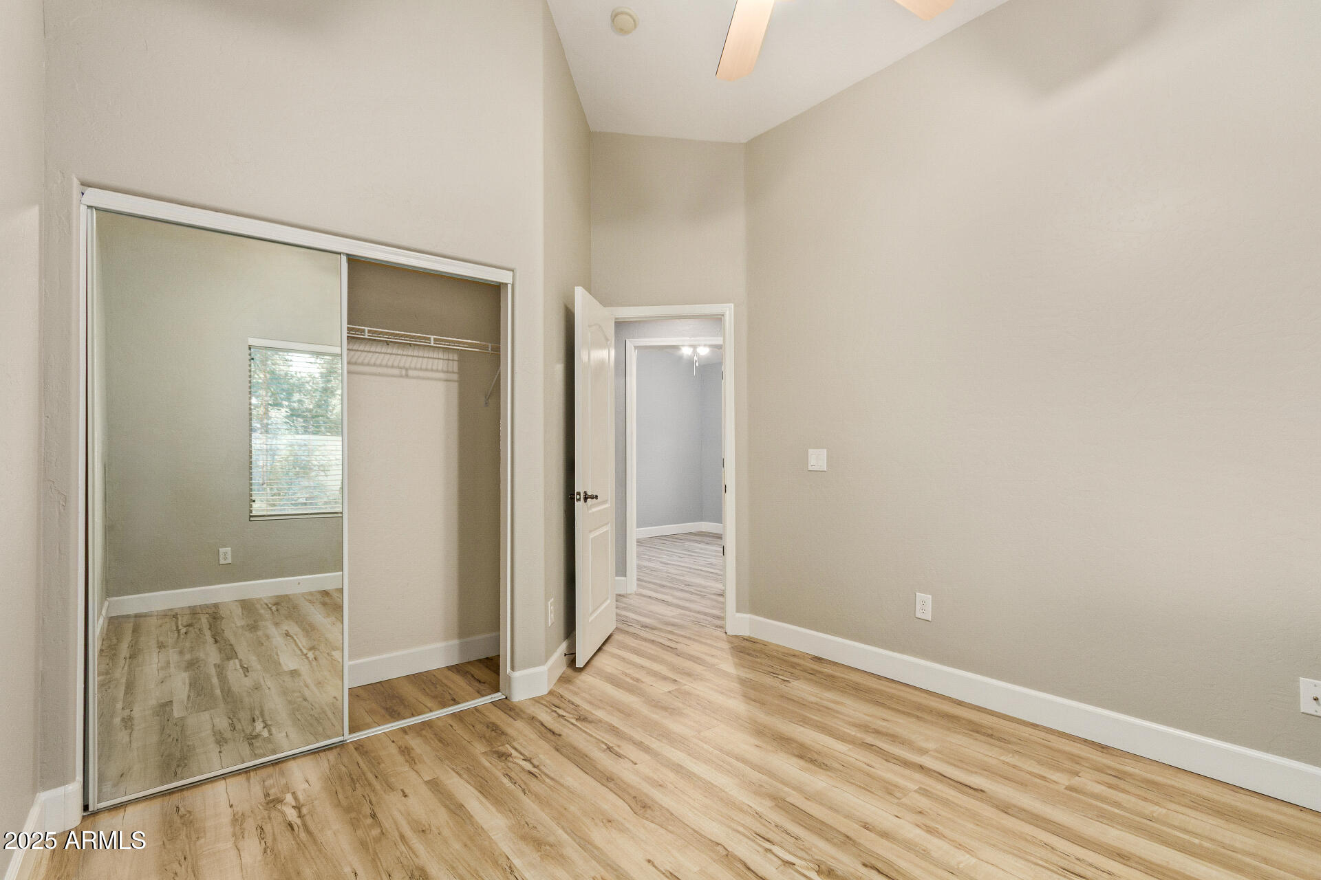 2020 W CARTER Road