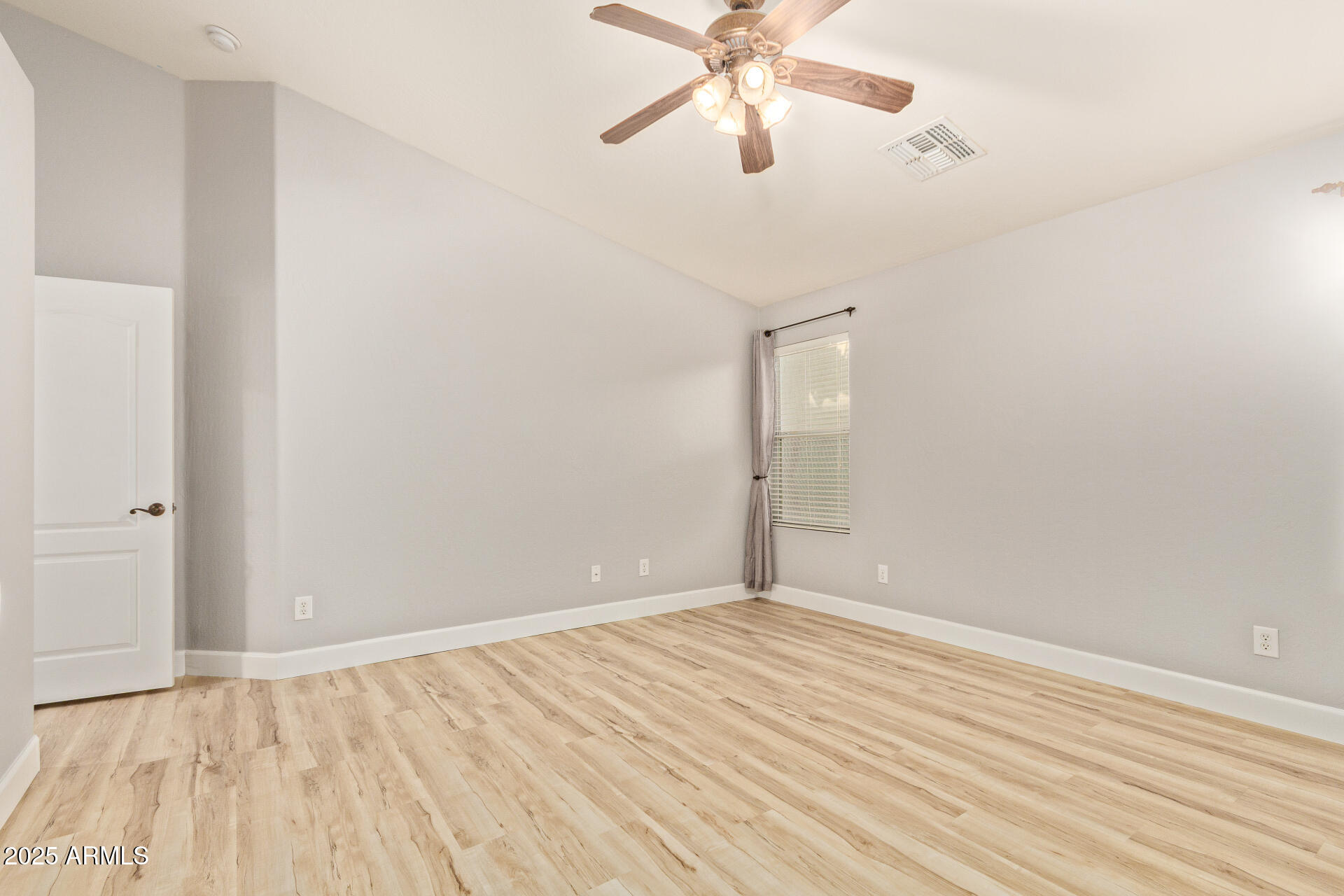 2020 W CARTER Road