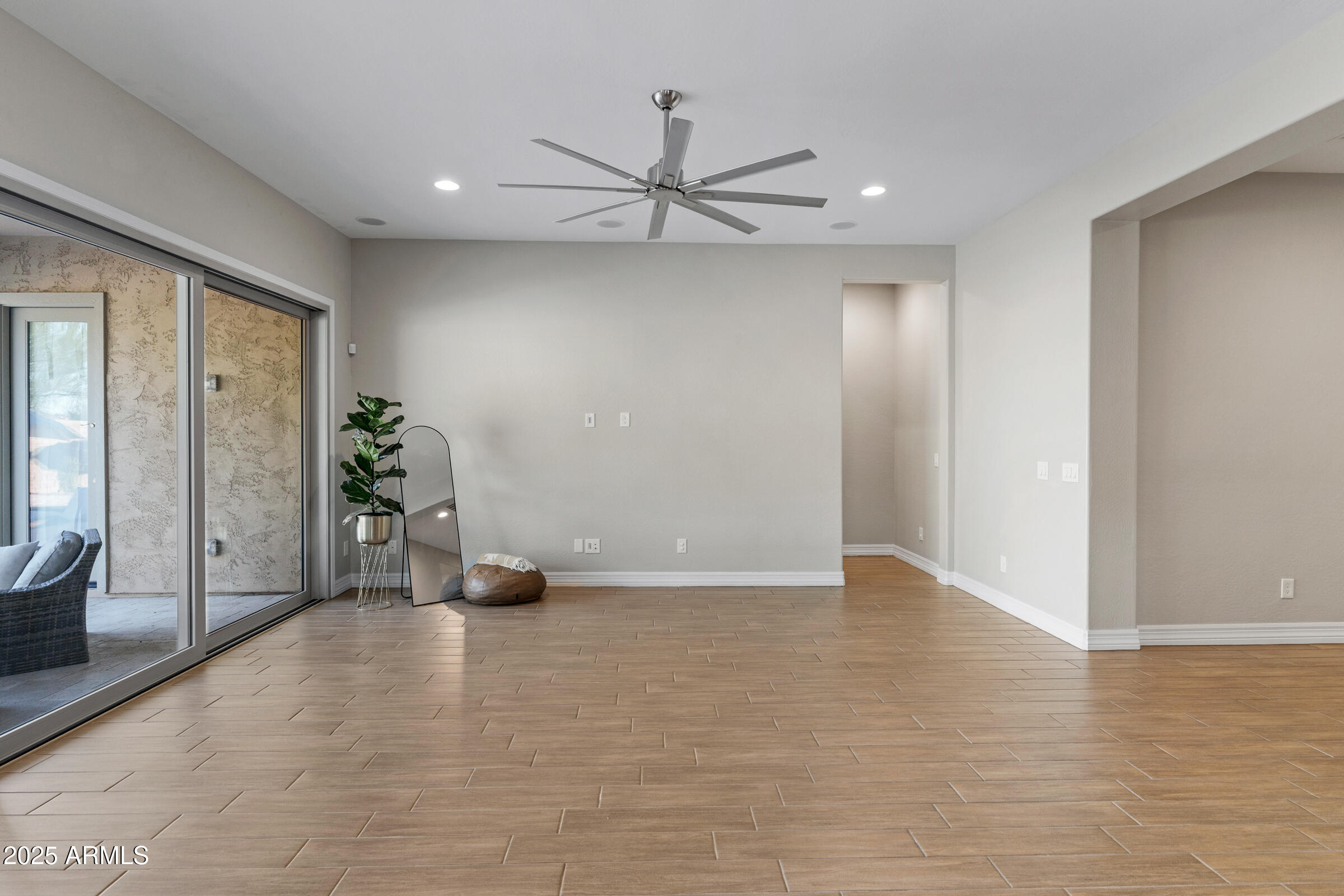 5211 S Del Rancho