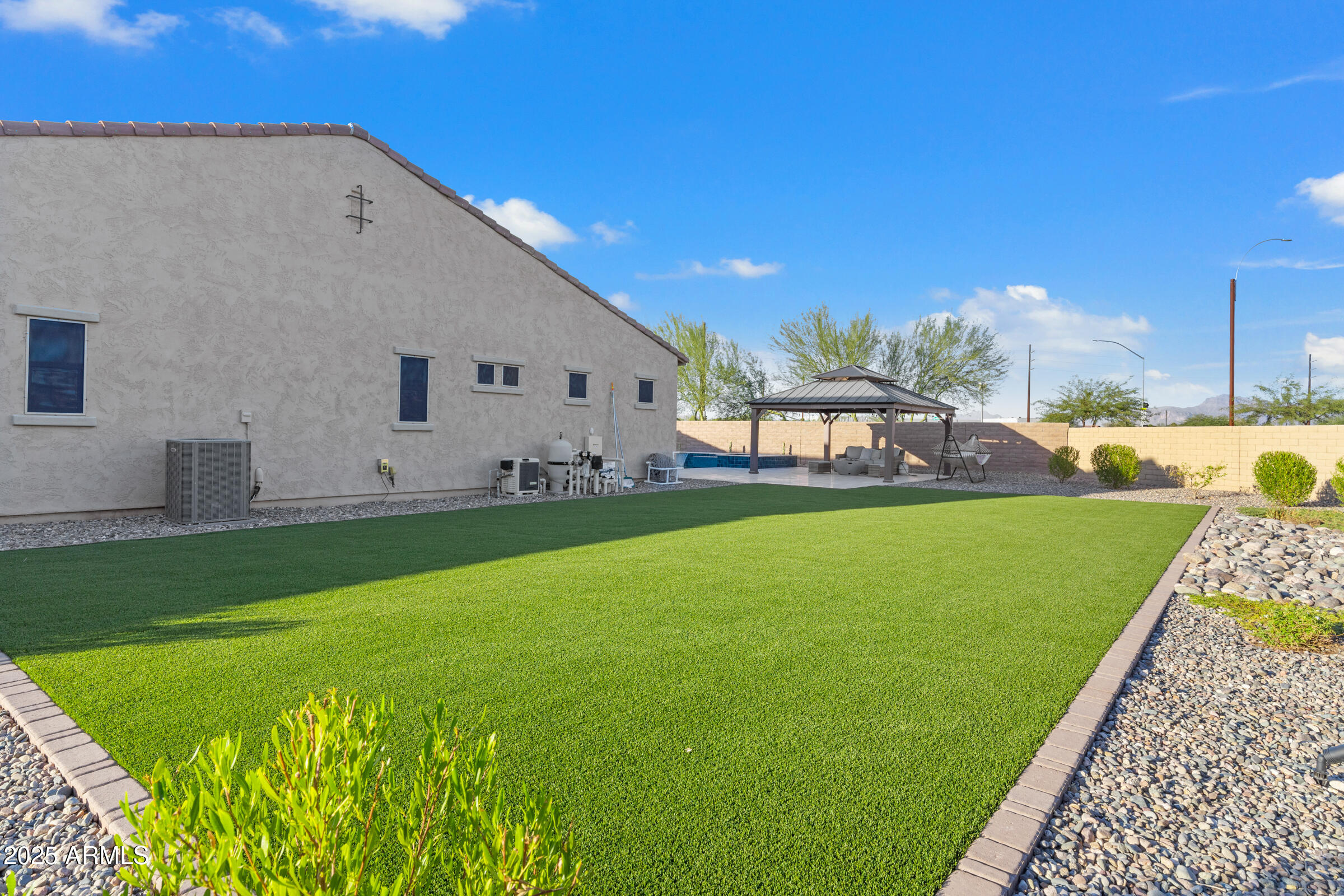 5211 S Del Rancho