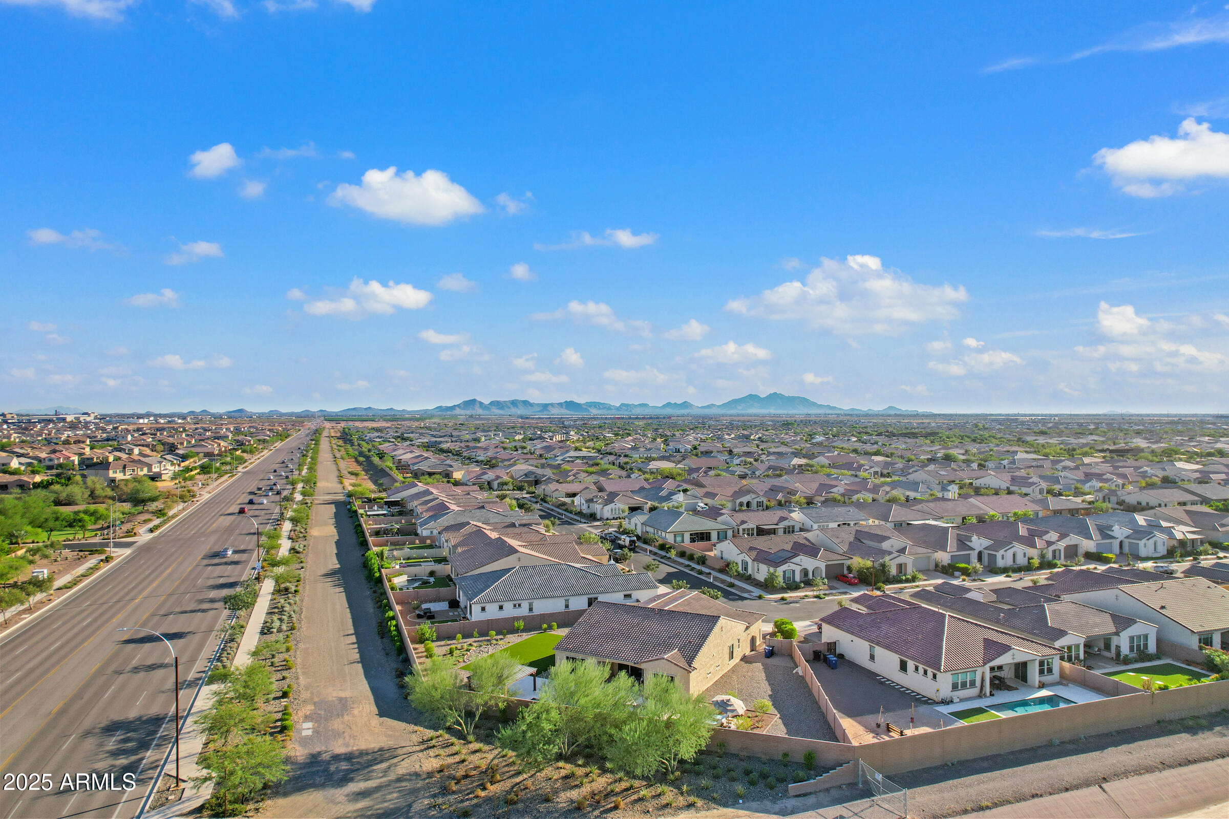 5211 S Del Rancho