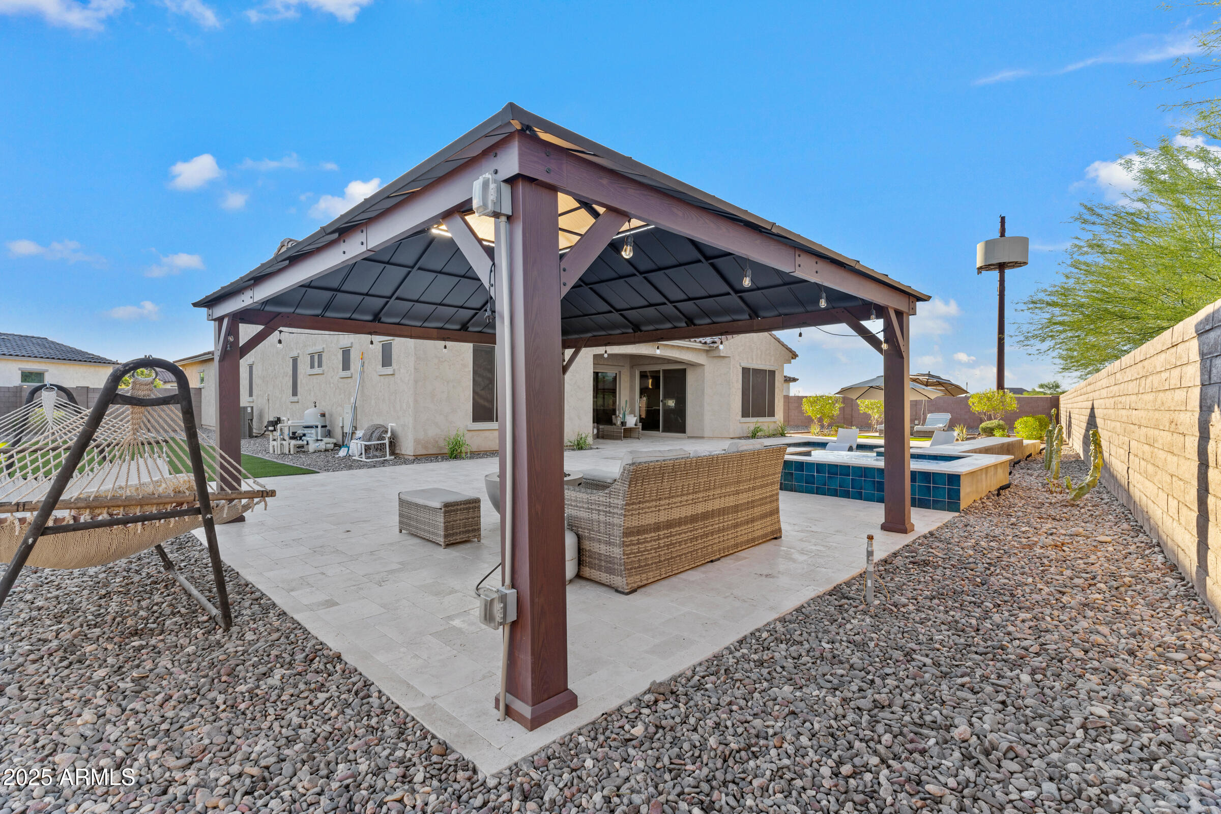 5211 S Del Rancho