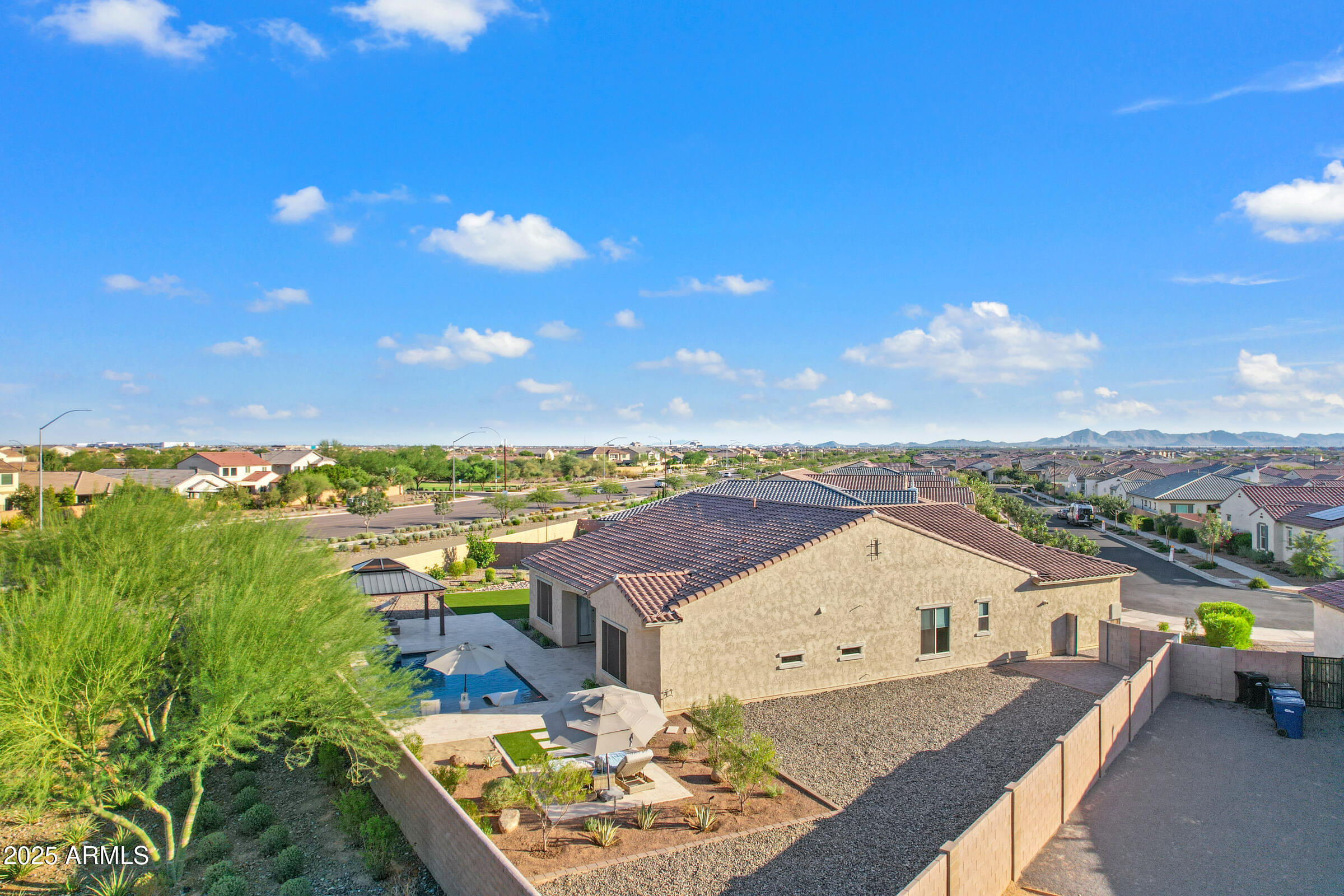 5211 S Del Rancho