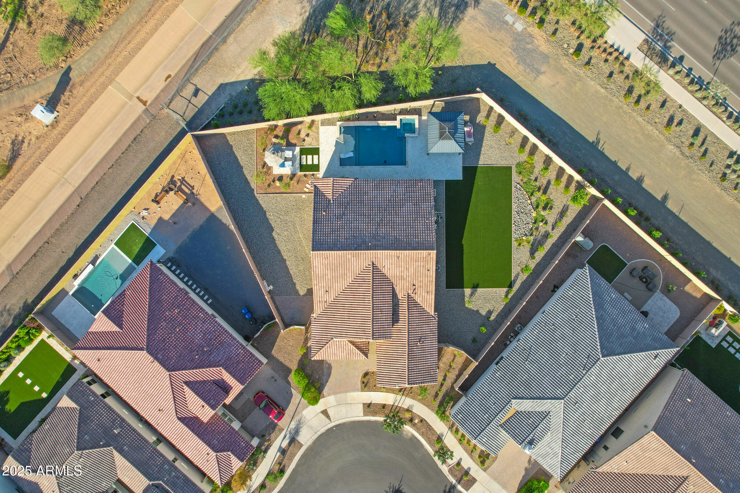 5211 S Del Rancho