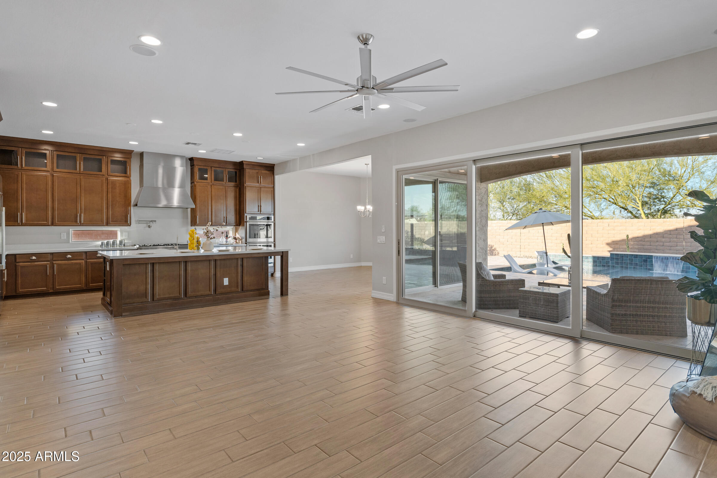 5211 S Del Rancho