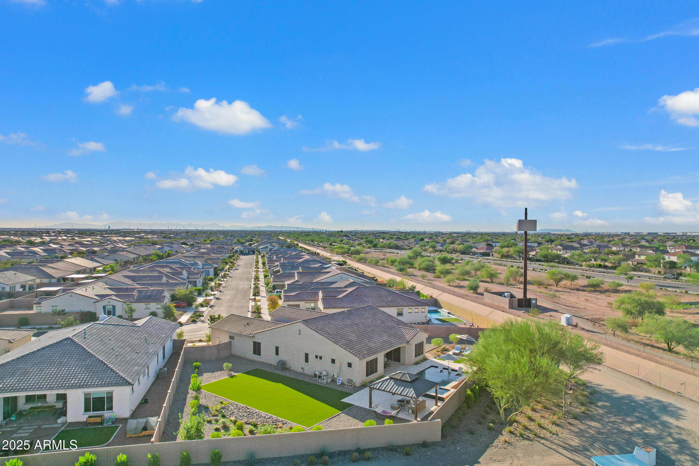5211 S Del Rancho