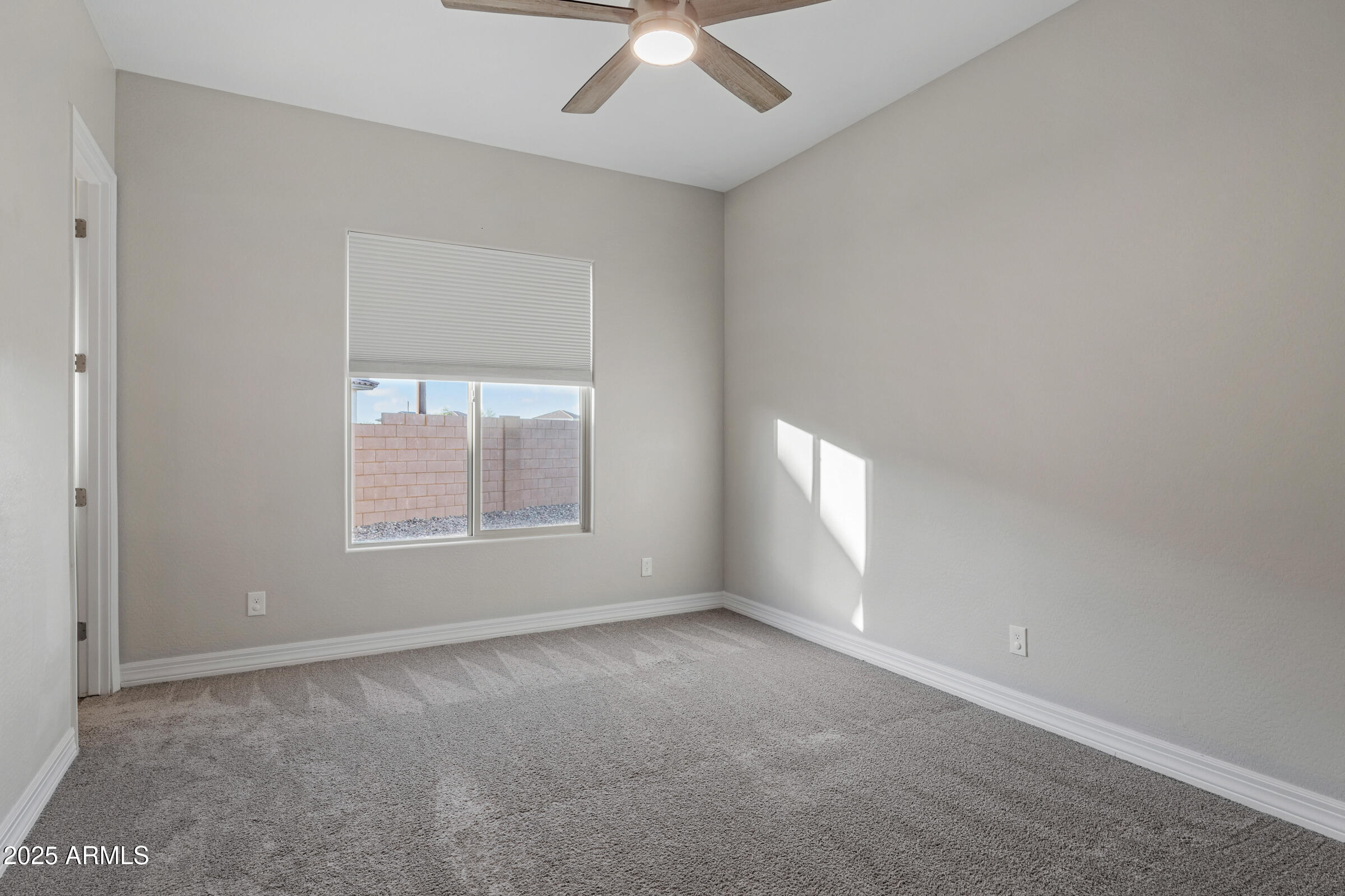 5211 S Del Rancho