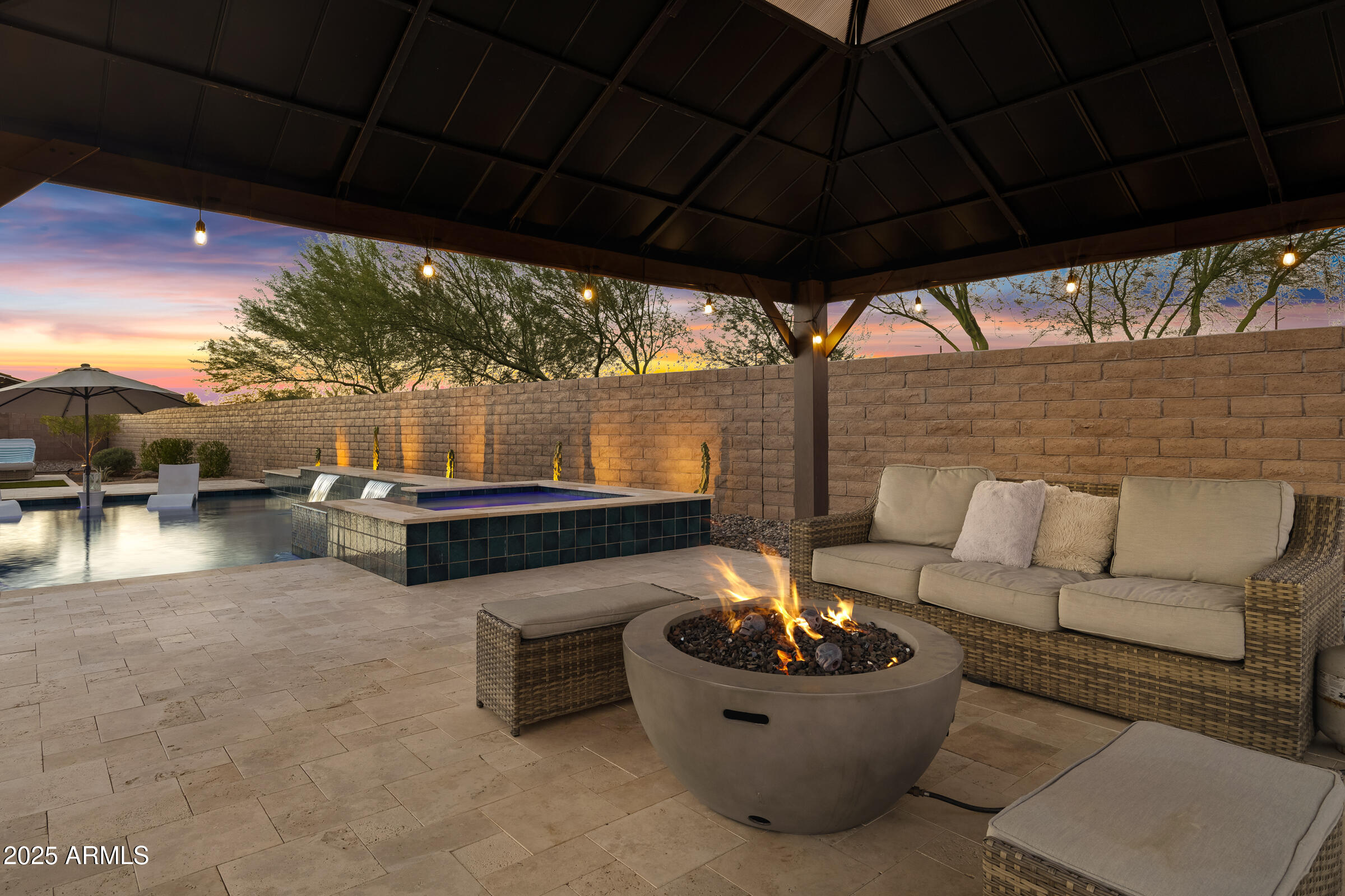 5211 S Del Rancho