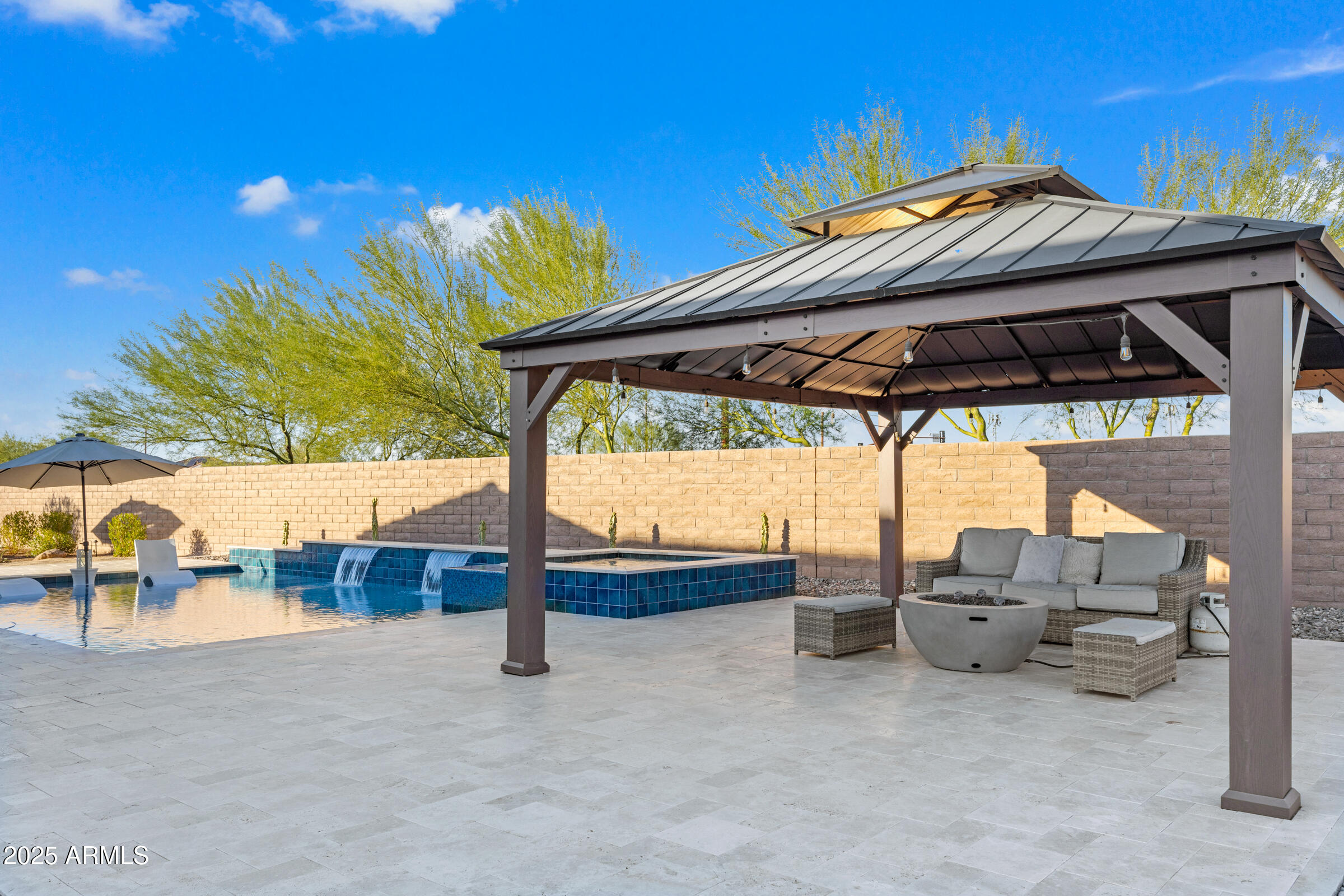 5211 S Del Rancho