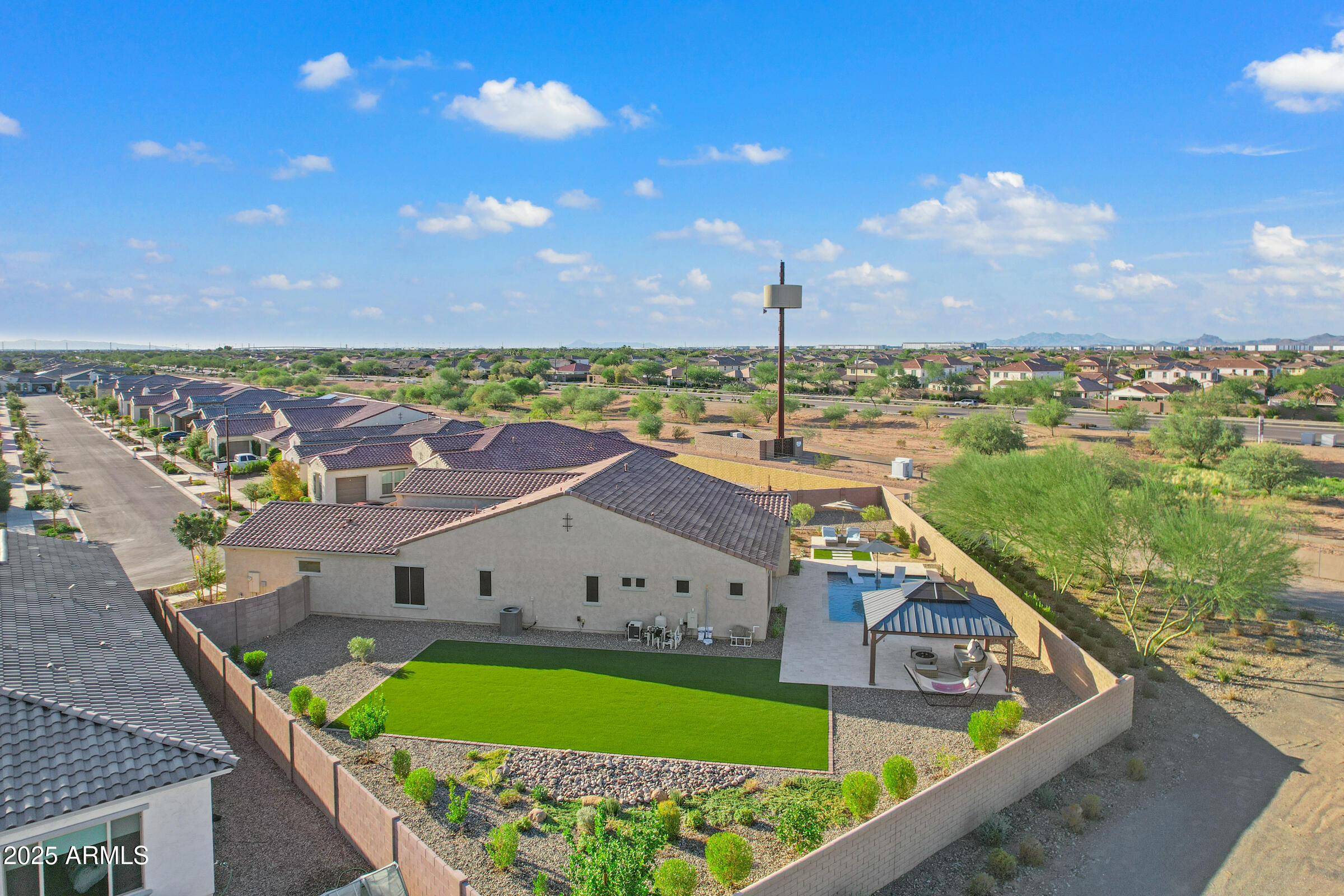5211 S Del Rancho