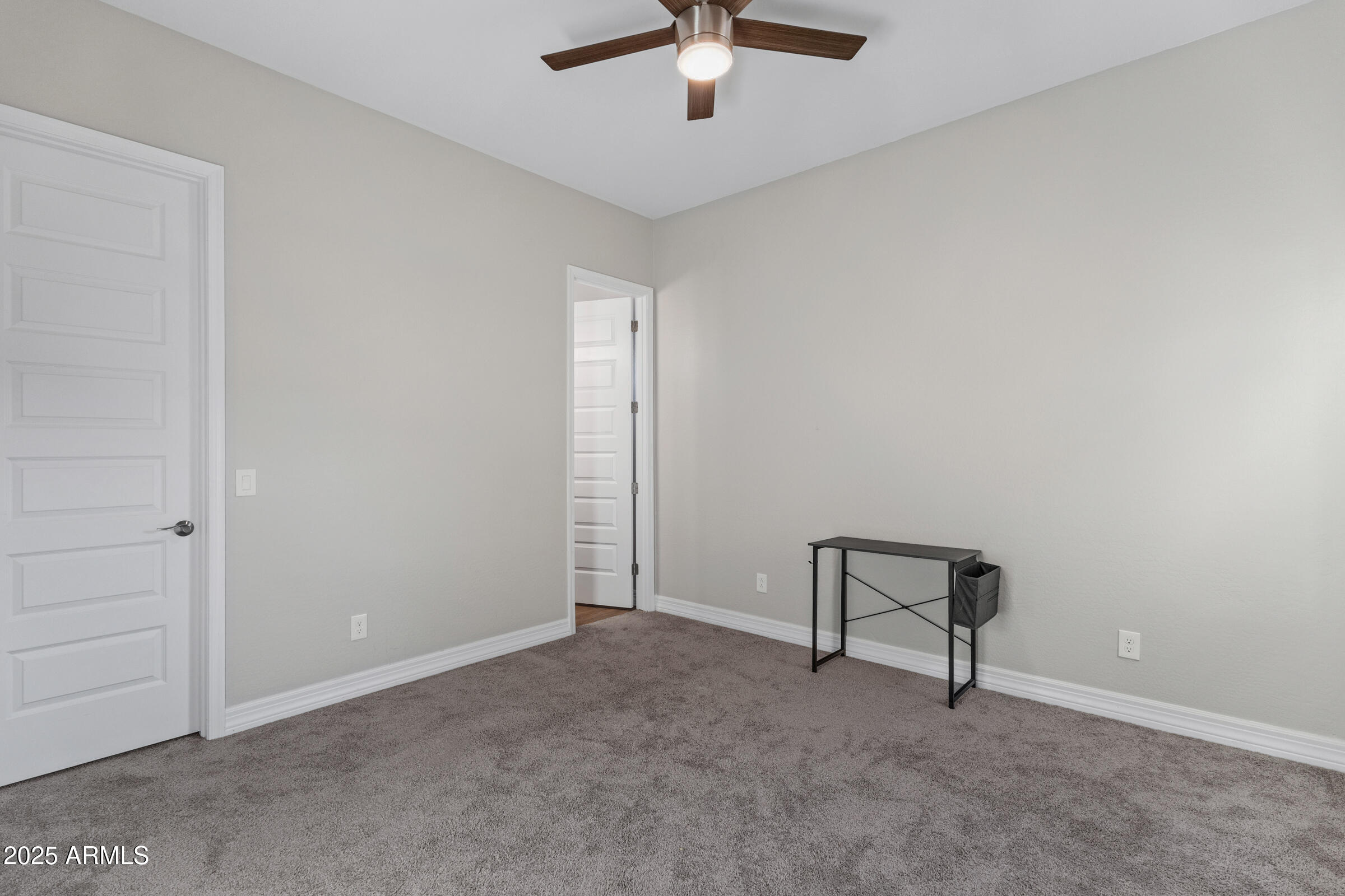 5211 S Del Rancho