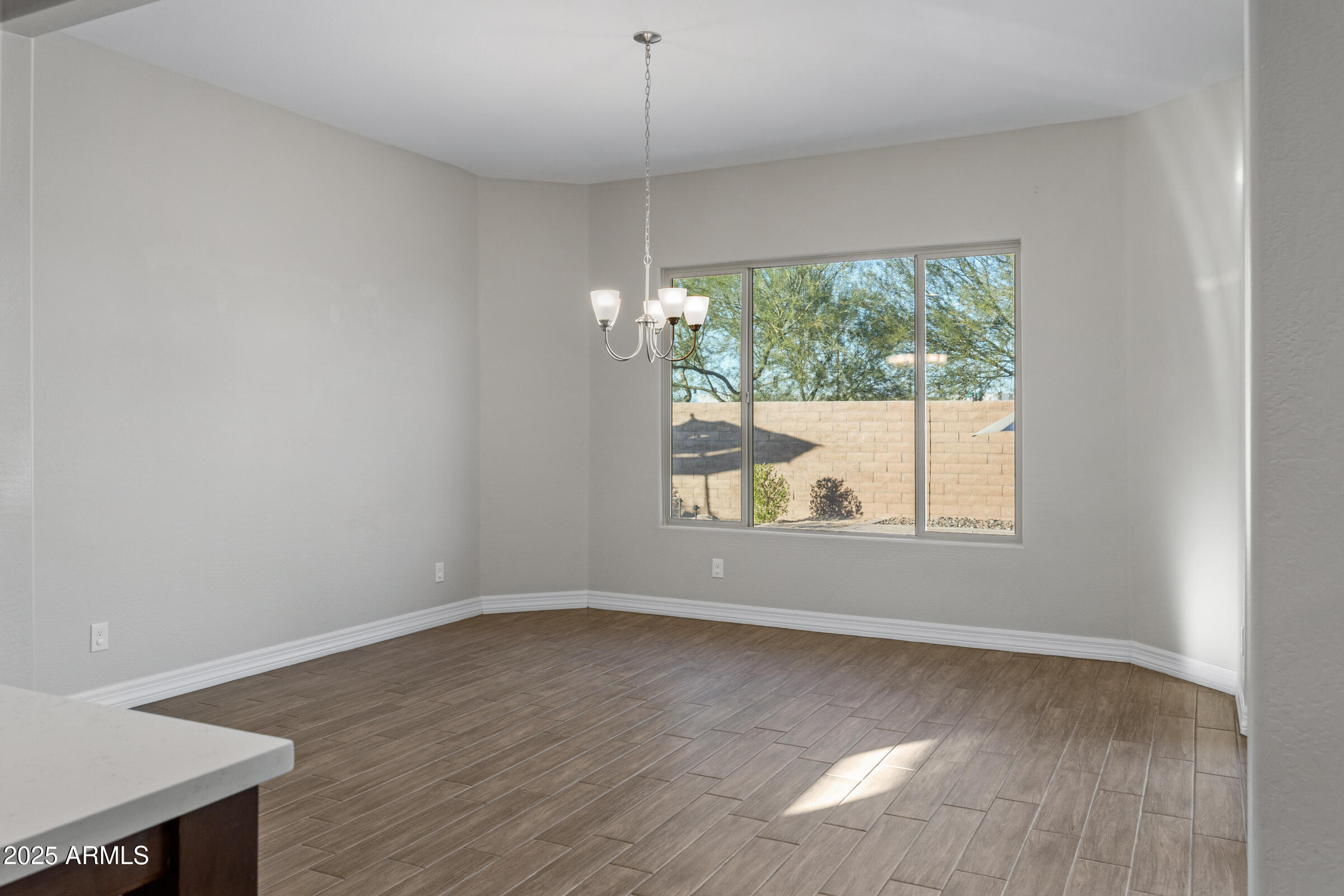 5211 S Del Rancho