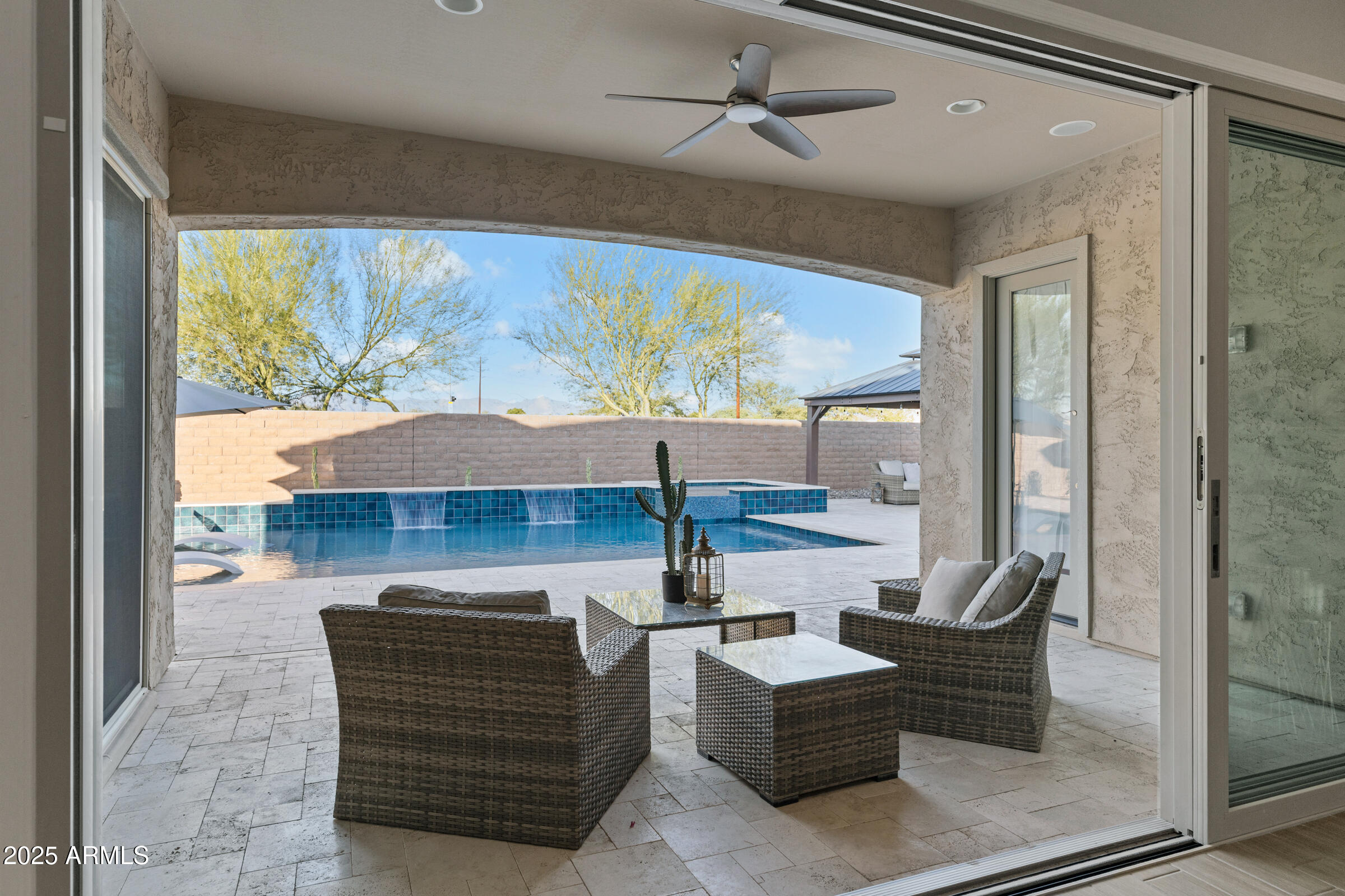 5211 S Del Rancho