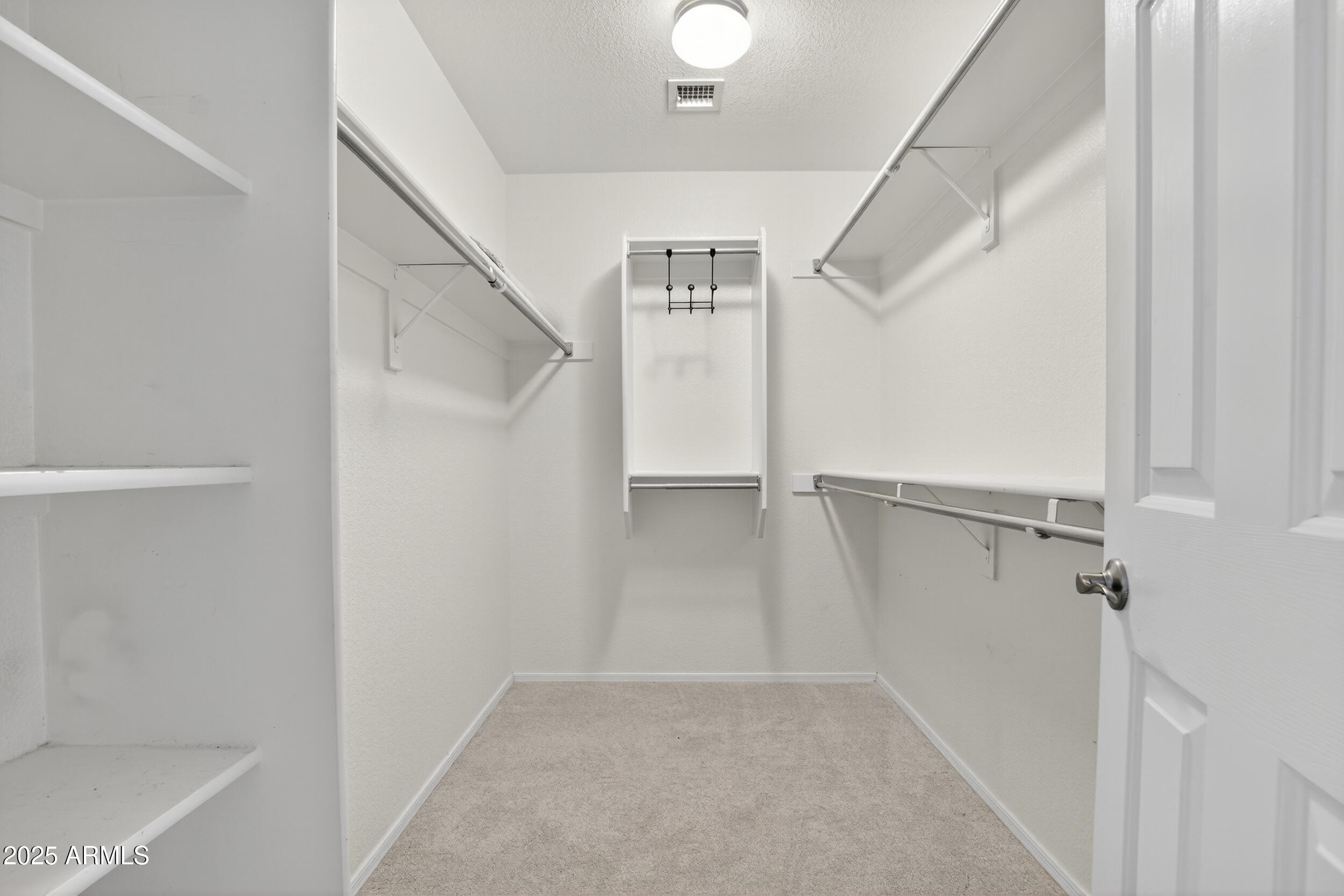 8913 E MINNESOTA Avenue N