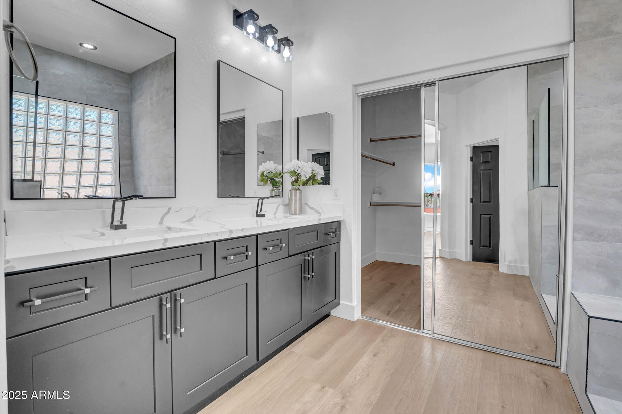5209 E SIERRA SUNSET Trail