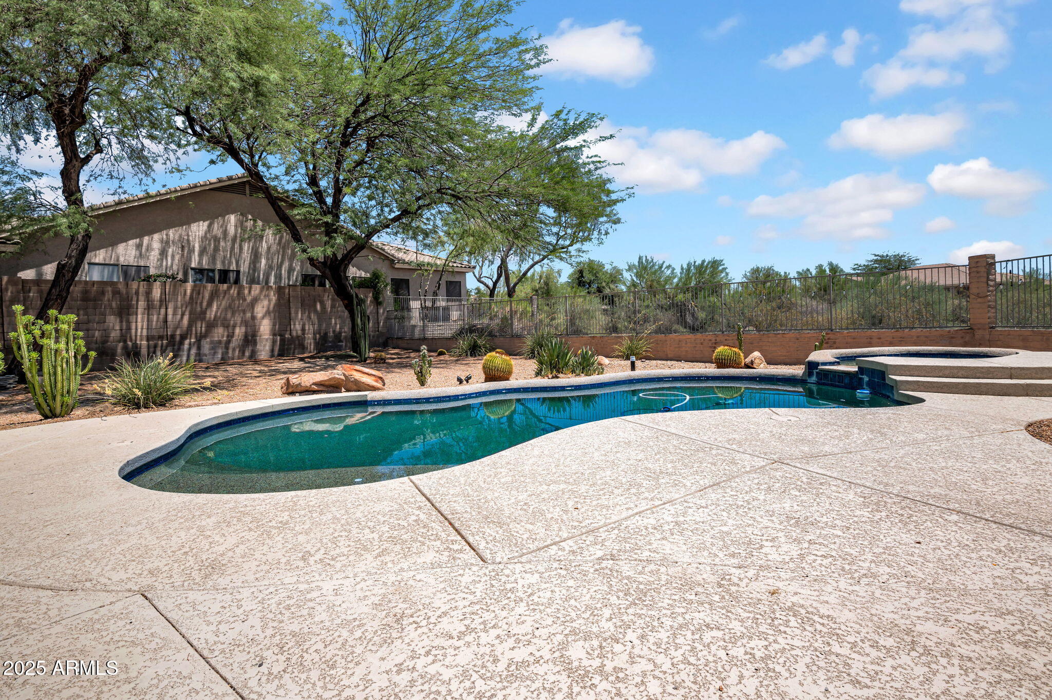 5209 E SIERRA SUNSET Trail