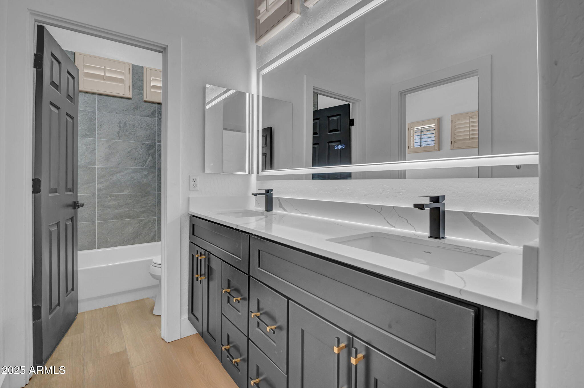 5209 E SIERRA SUNSET Trail