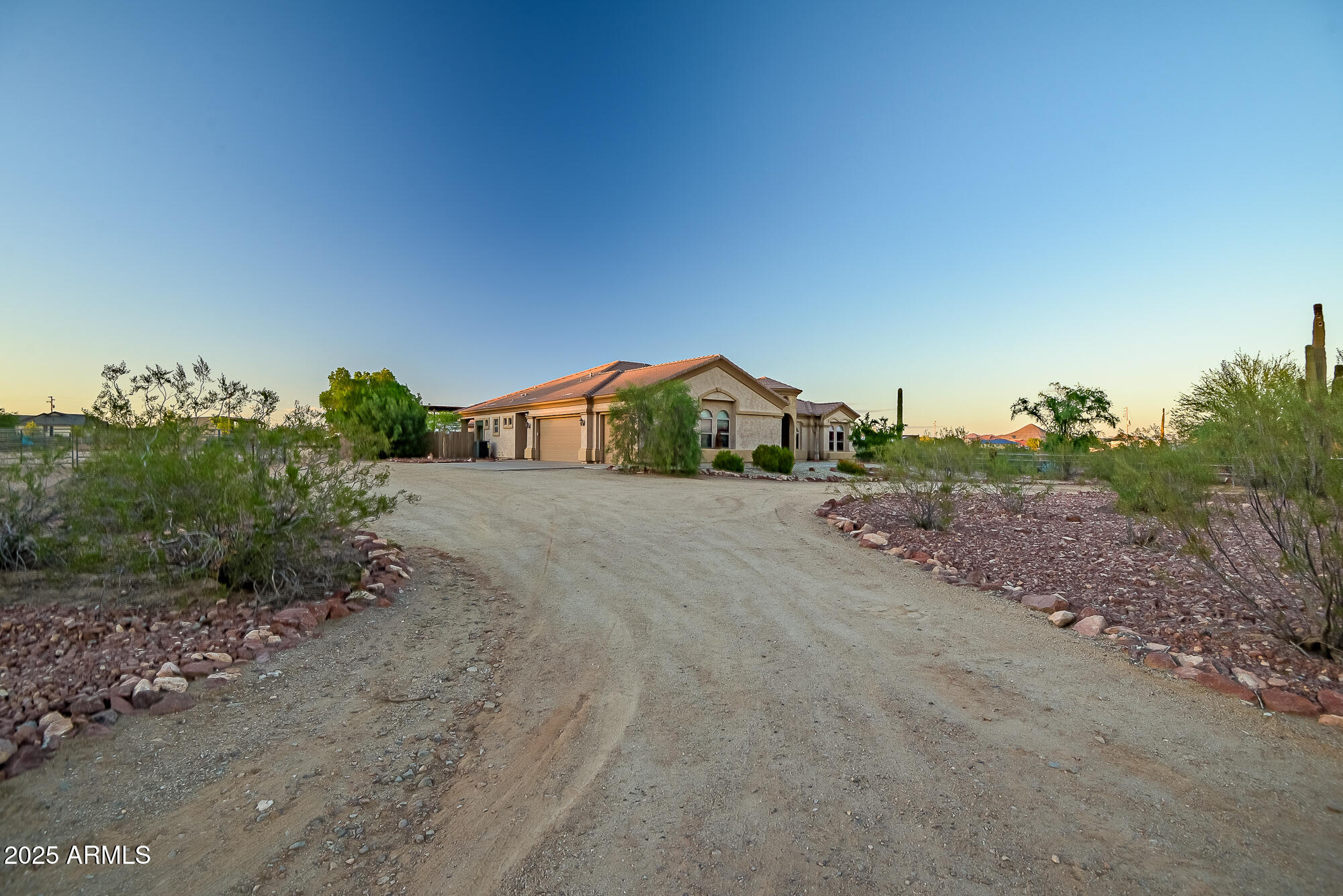 15576 W DALE Lane