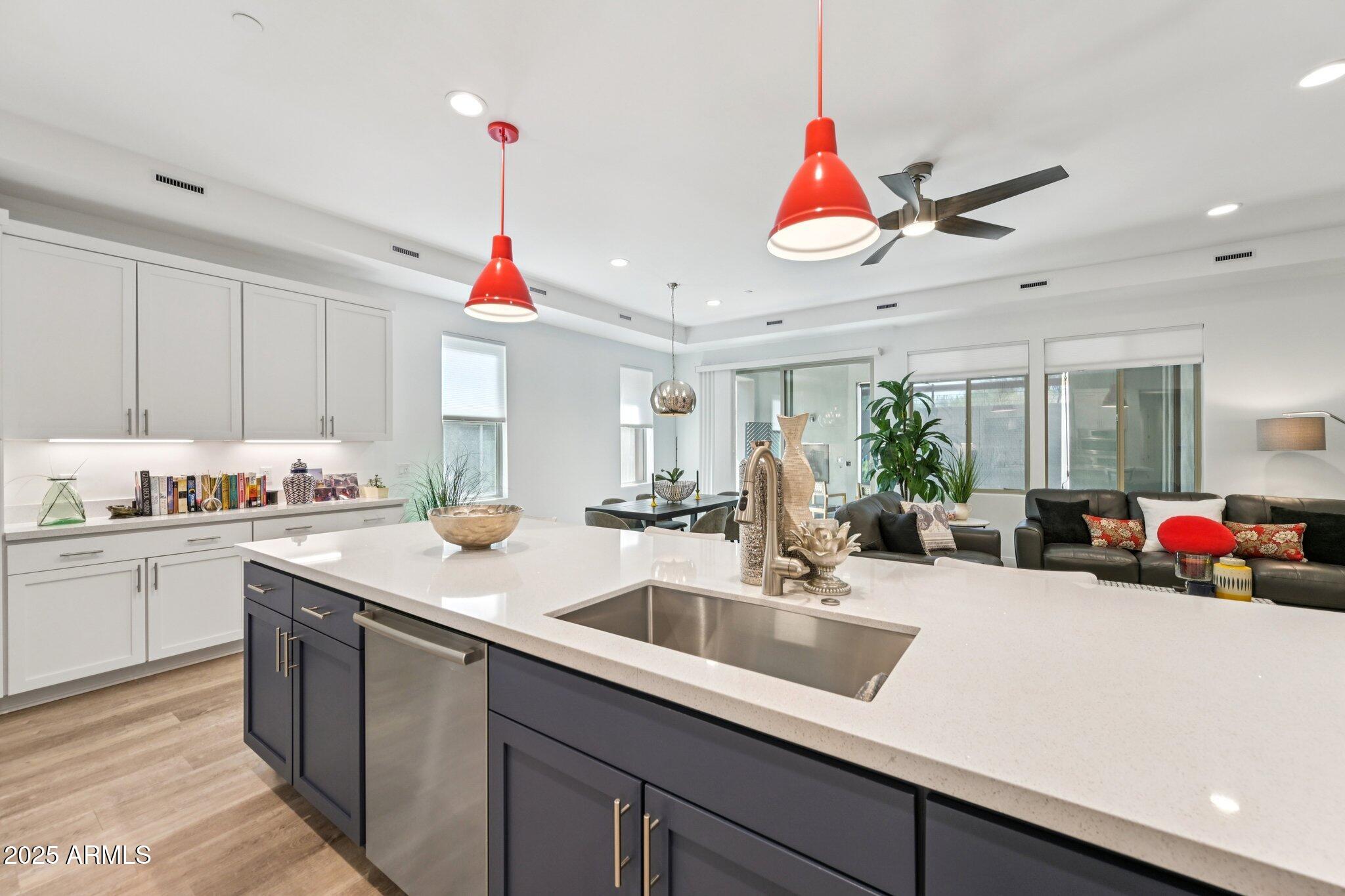 11673 N 136TH Street, 1005