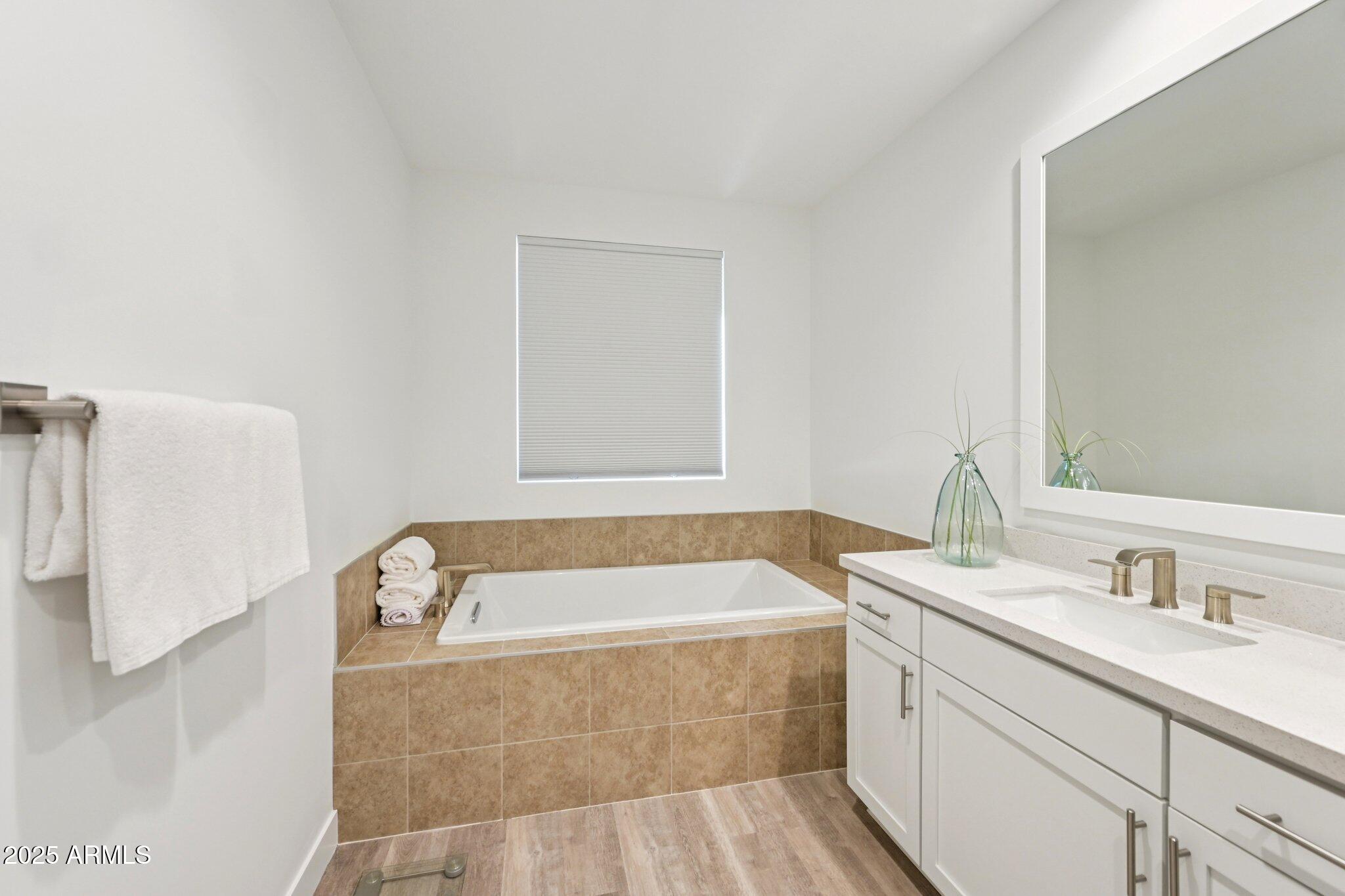 11673 N 136TH Street, 1005