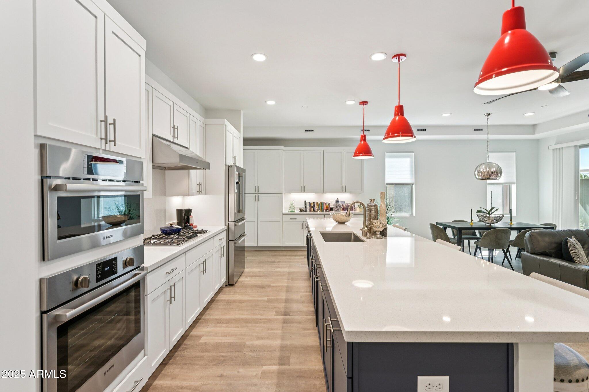 11673 N 136TH Street, 1005
