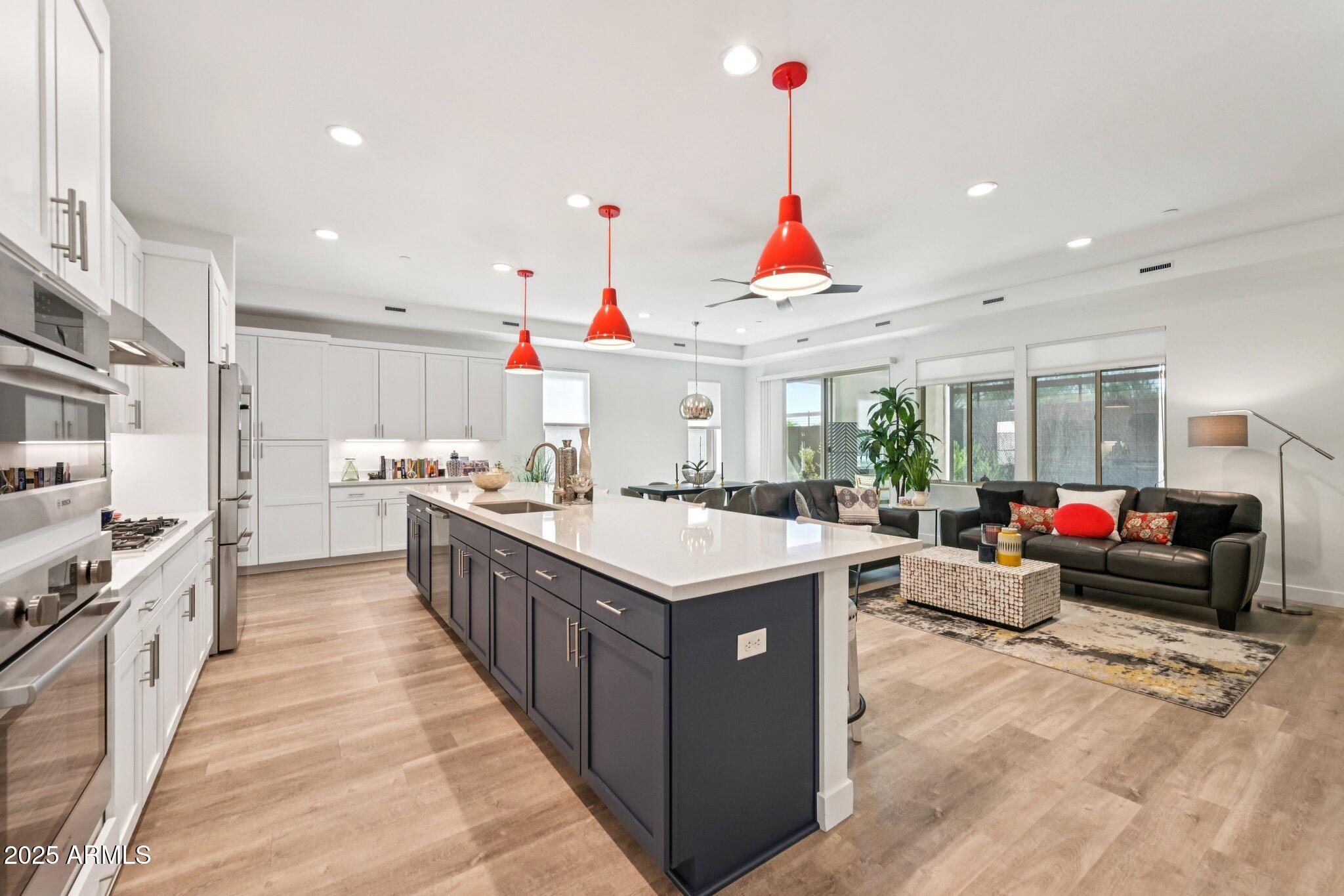 11673 N 136TH Street, 1005