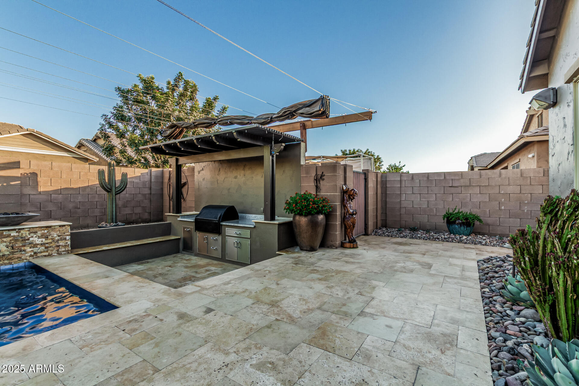 20131 E ROBIN Road