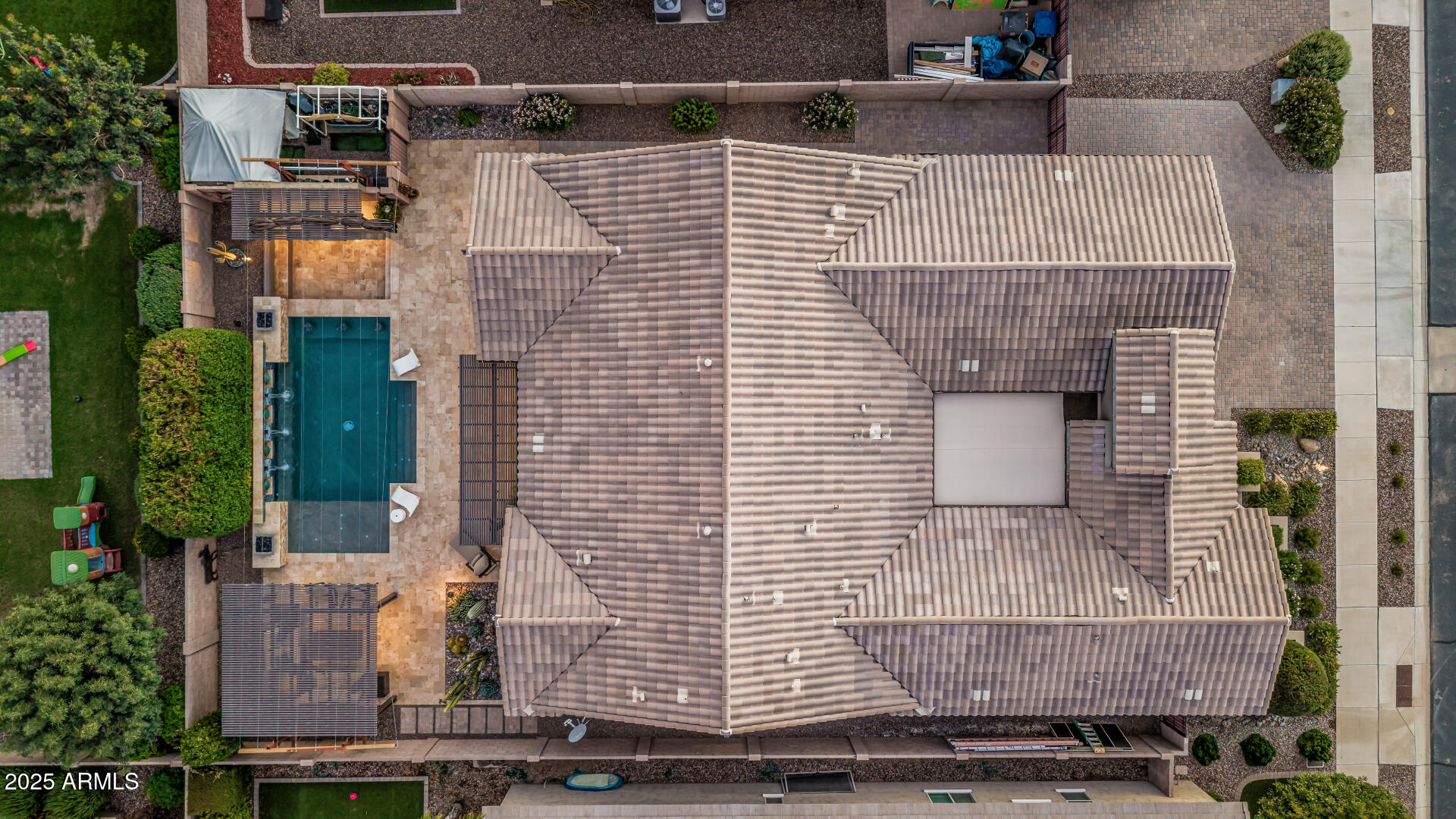 20131 E ROBIN Road