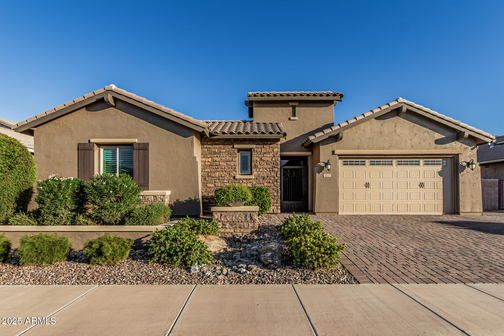 20131 E ROBIN Road