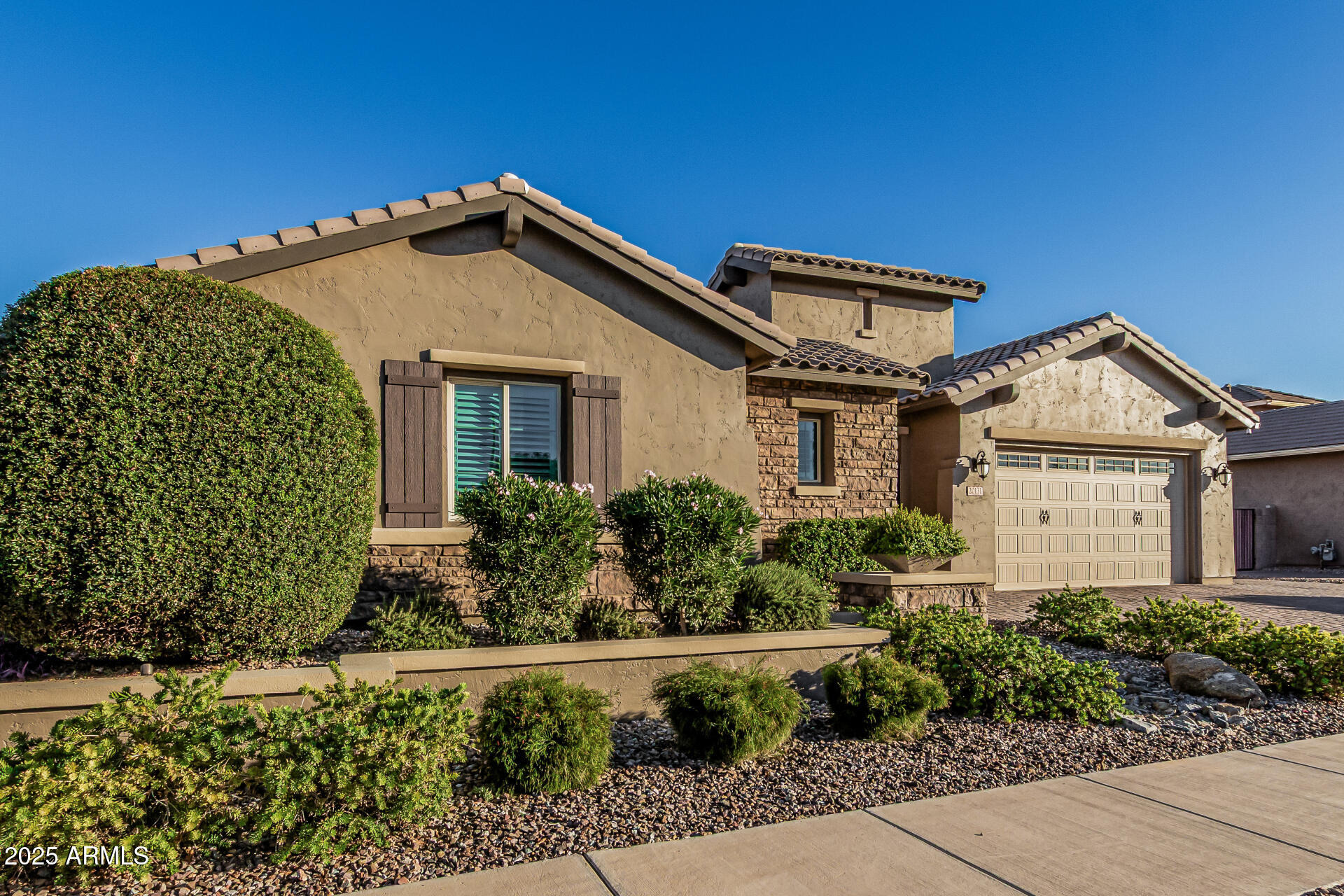 20131 E ROBIN Road