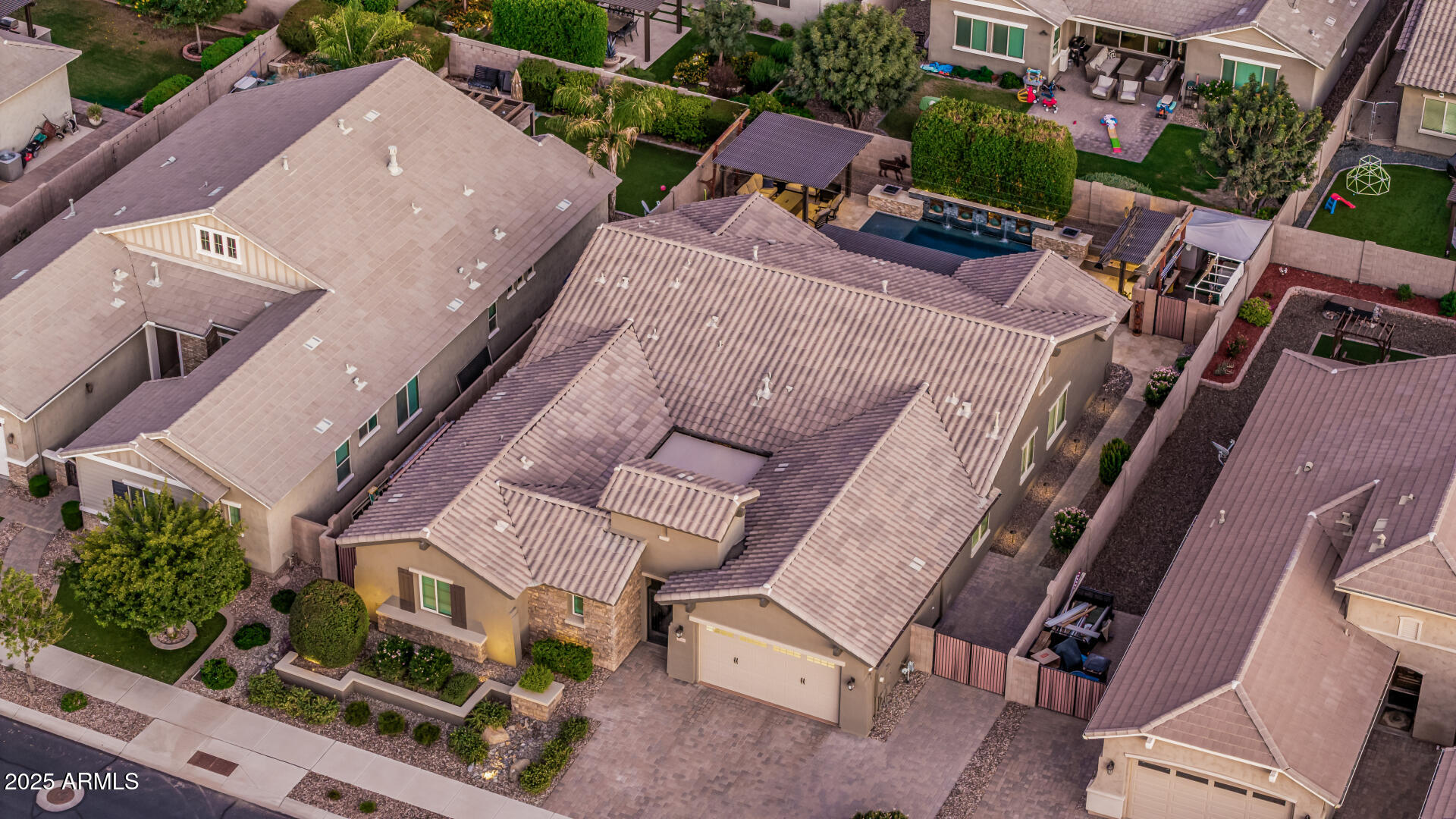 20131 E ROBIN Road