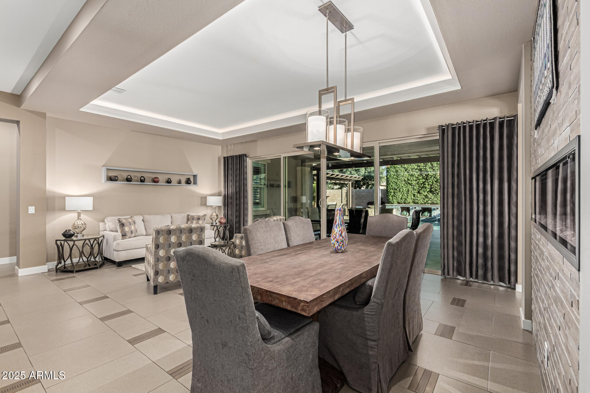 20131 E ROBIN Road