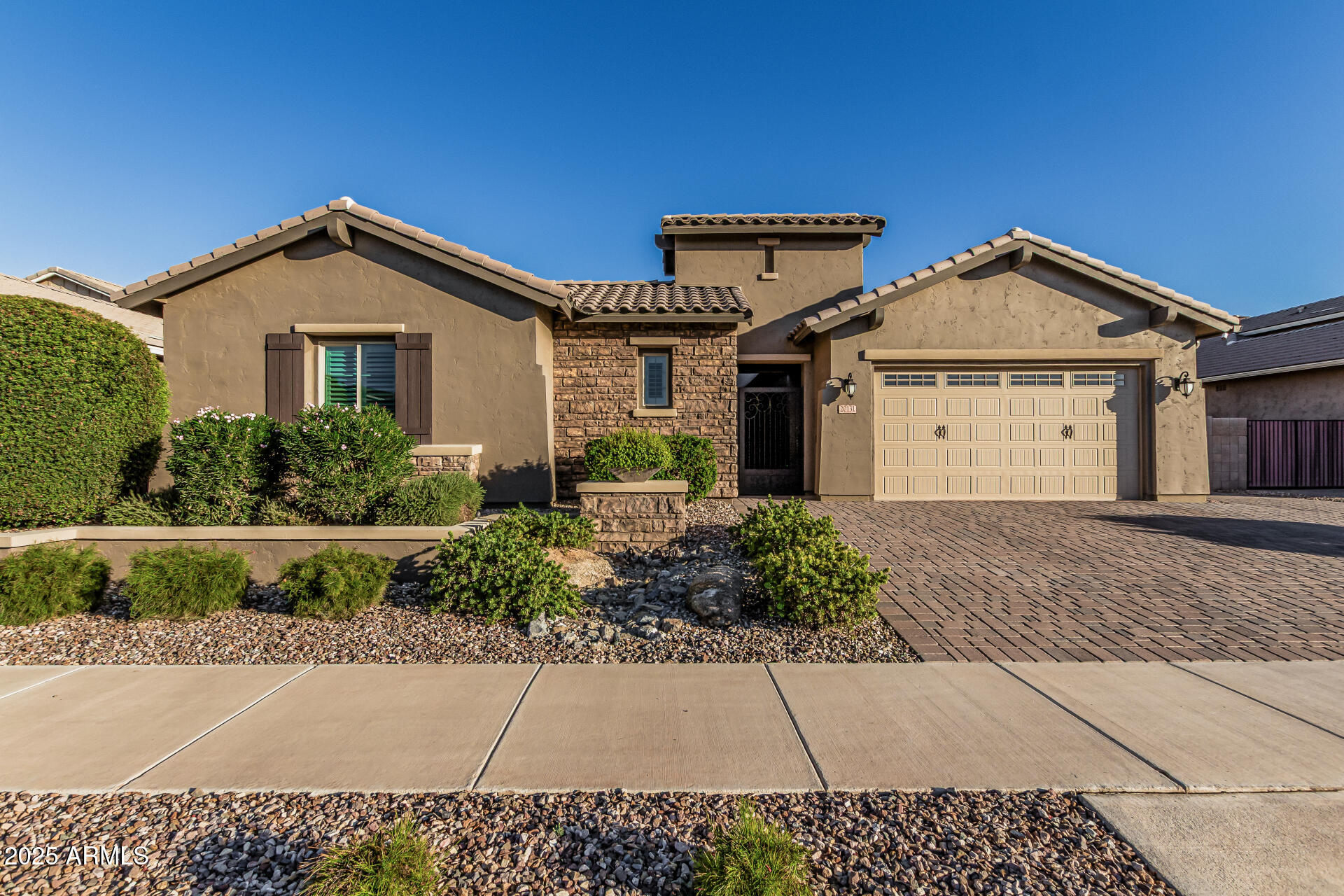 20131 E ROBIN Road