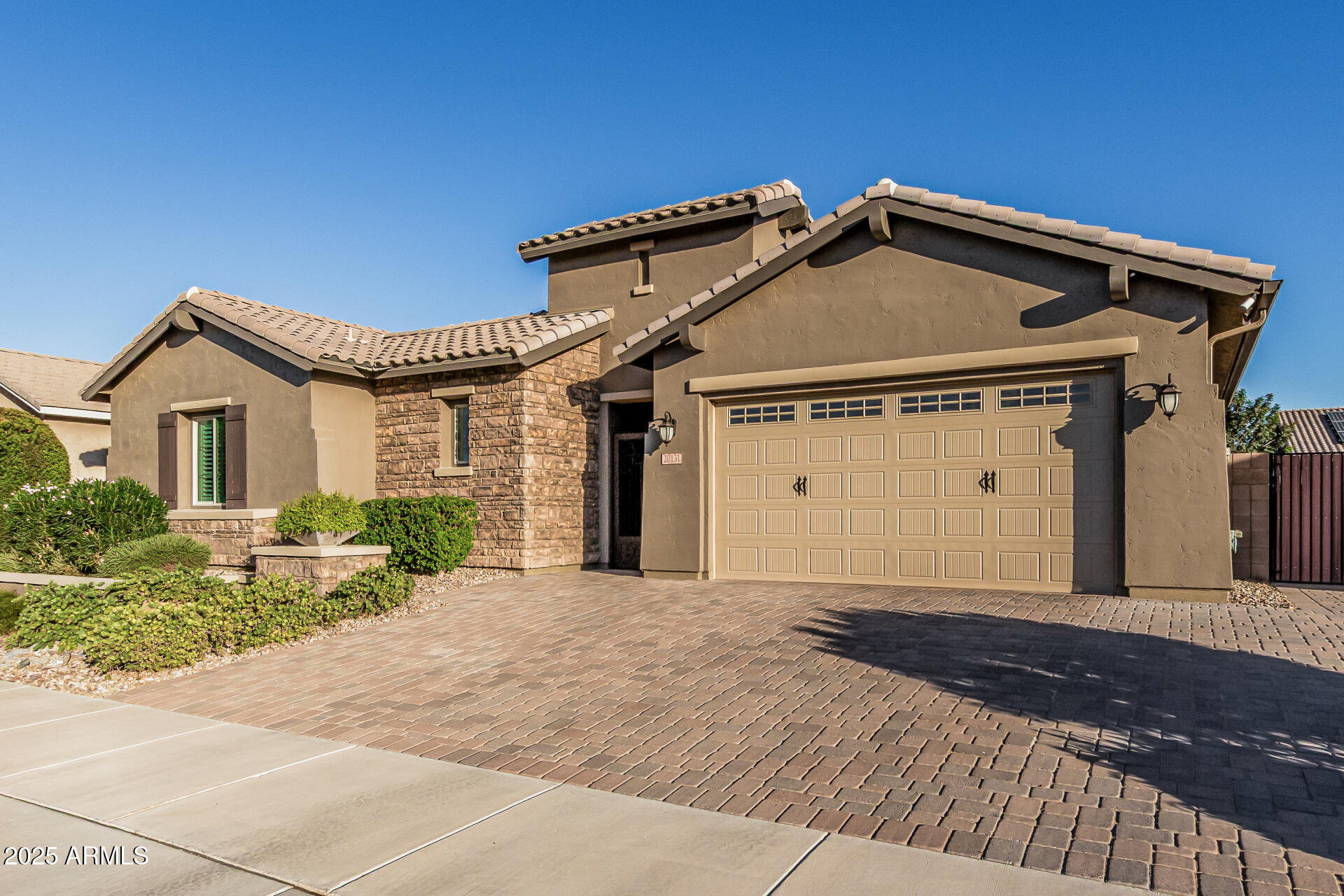 20131 E ROBIN Road