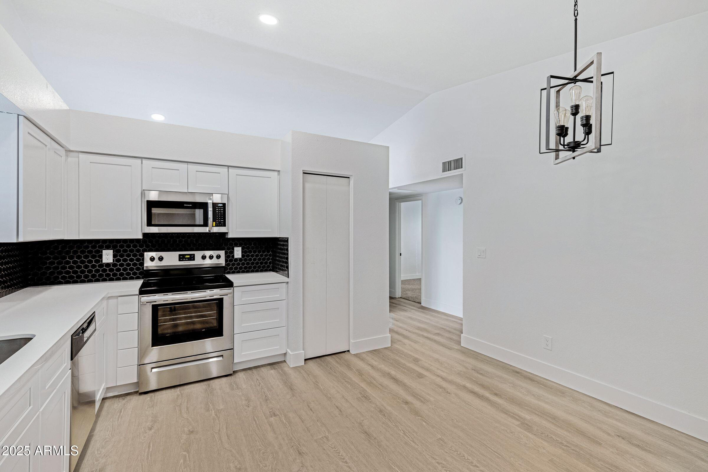 5135 E EVERGREEN Street 1260