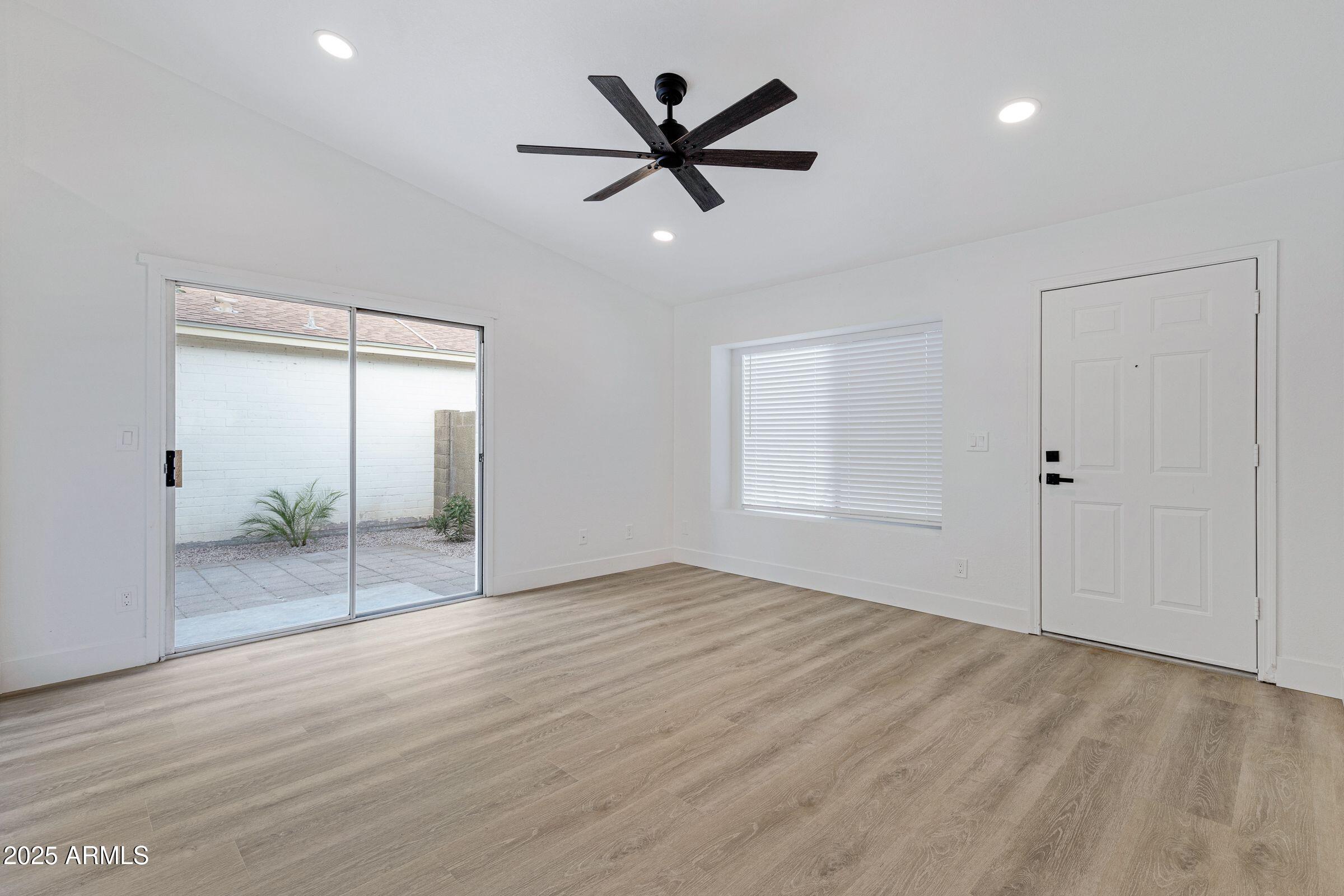 5135 E EVERGREEN Street 1260