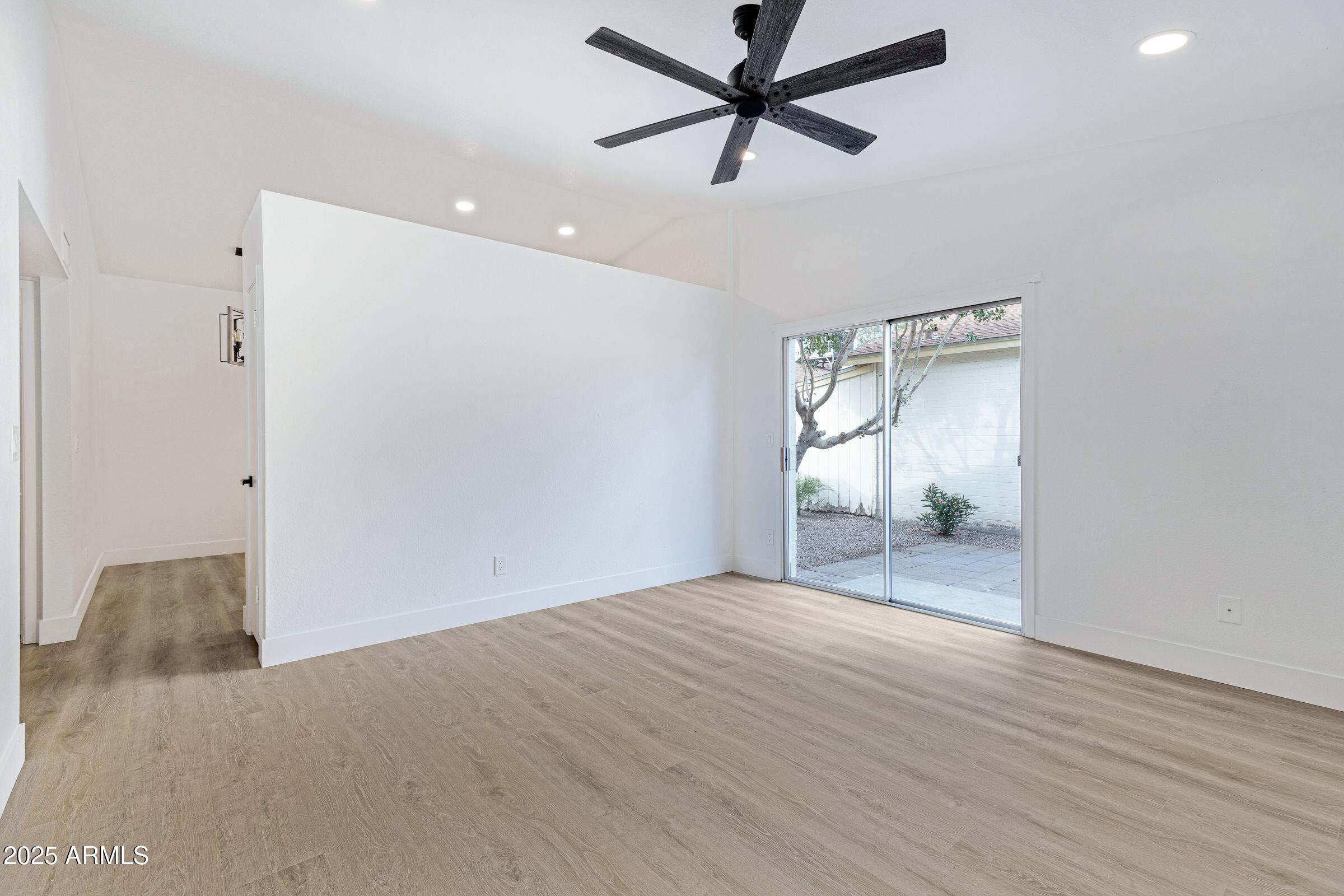 5135 E EVERGREEN Street 1260