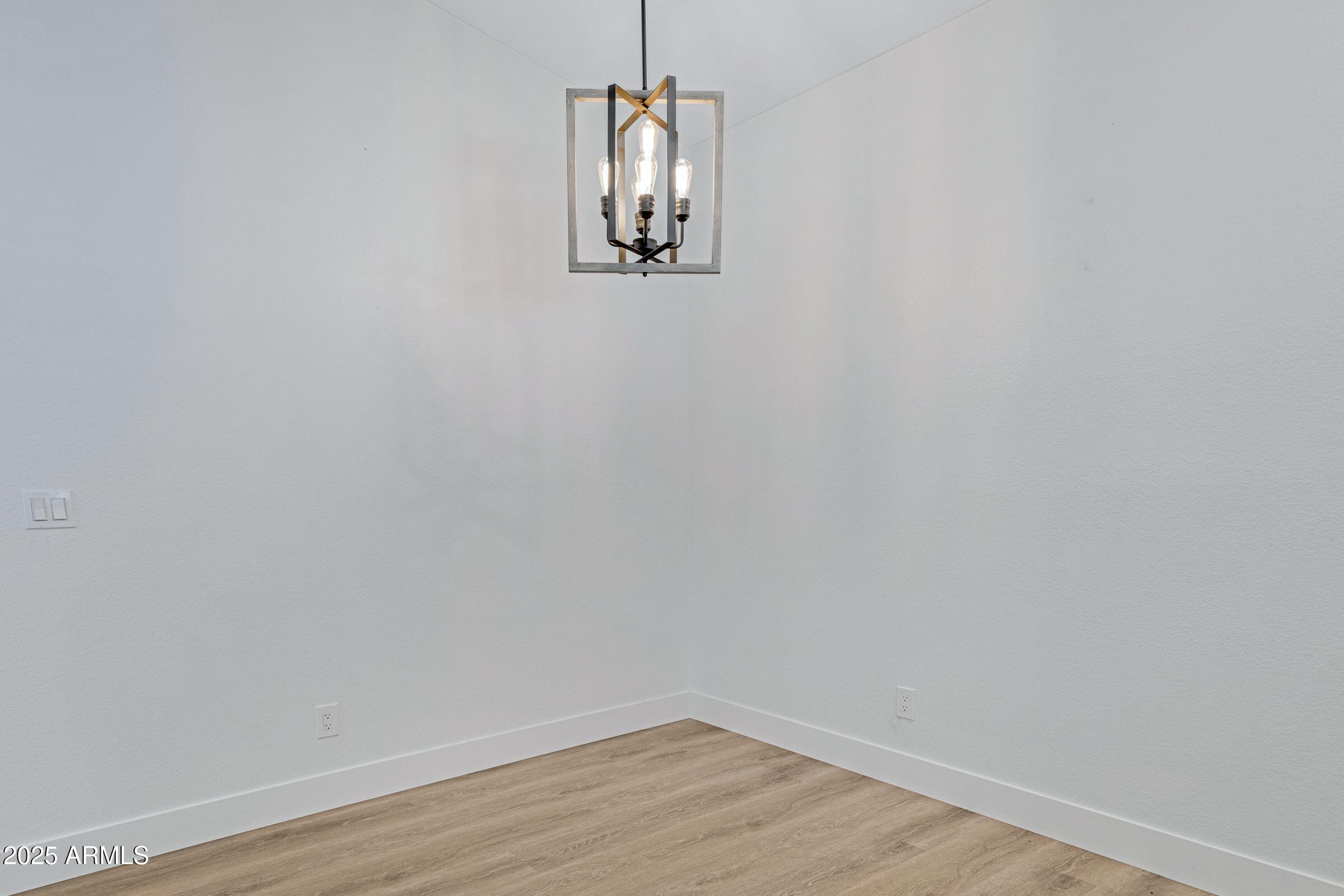 5135 E EVERGREEN Street 1260