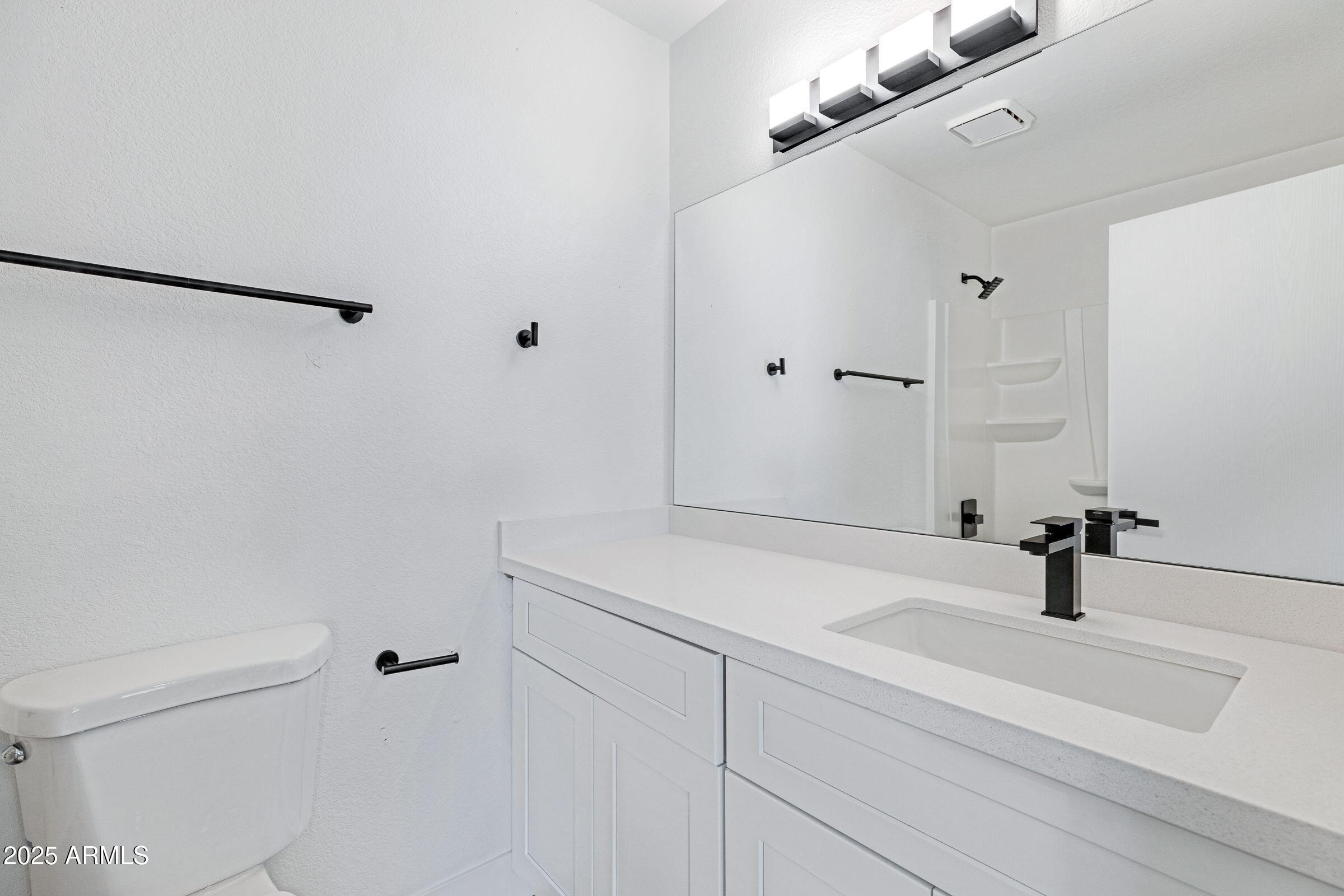 5135 E EVERGREEN Street 1260