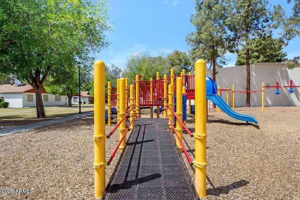 5135 E EVERGREEN Street 1260