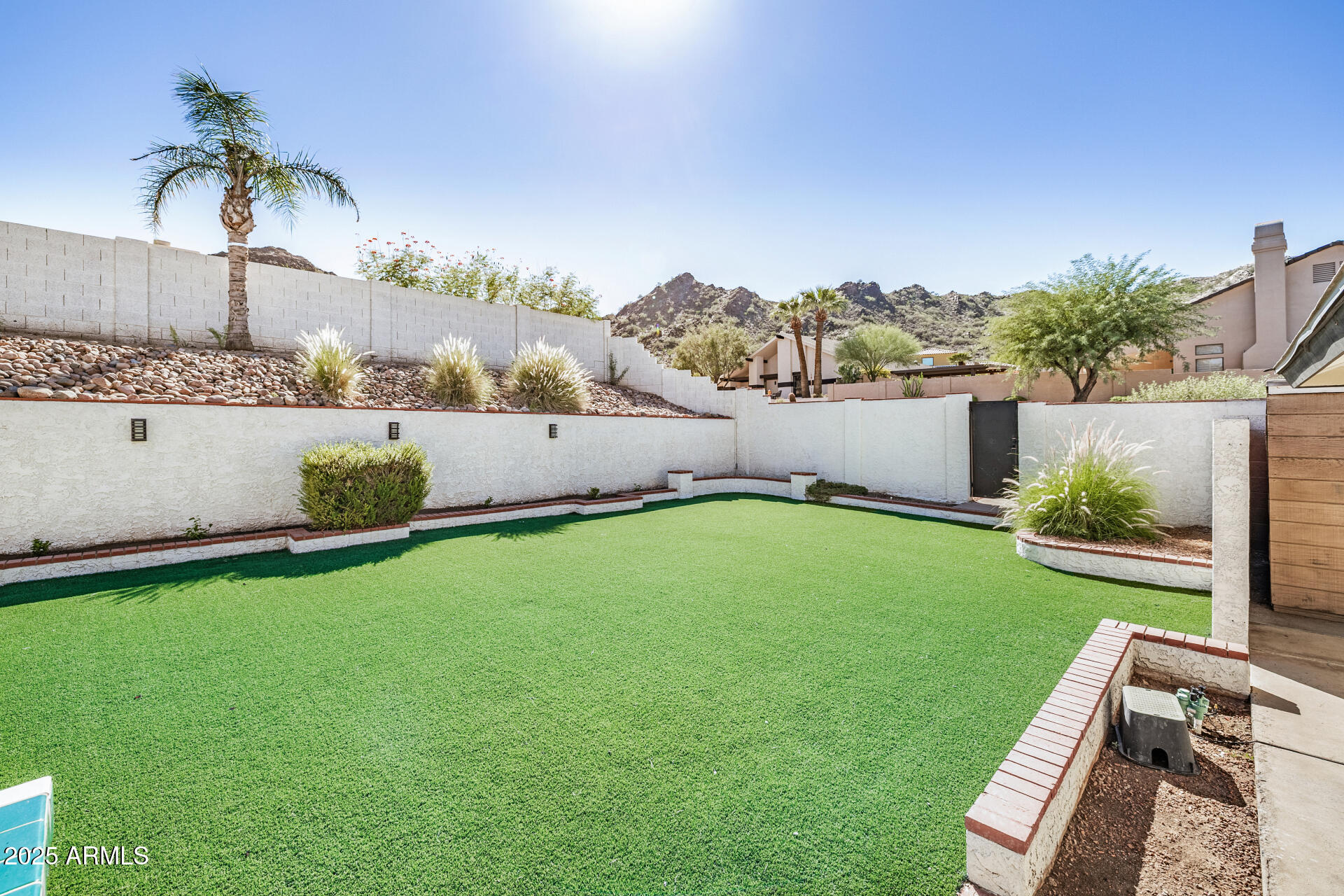 2201 E SHEA Boulevard